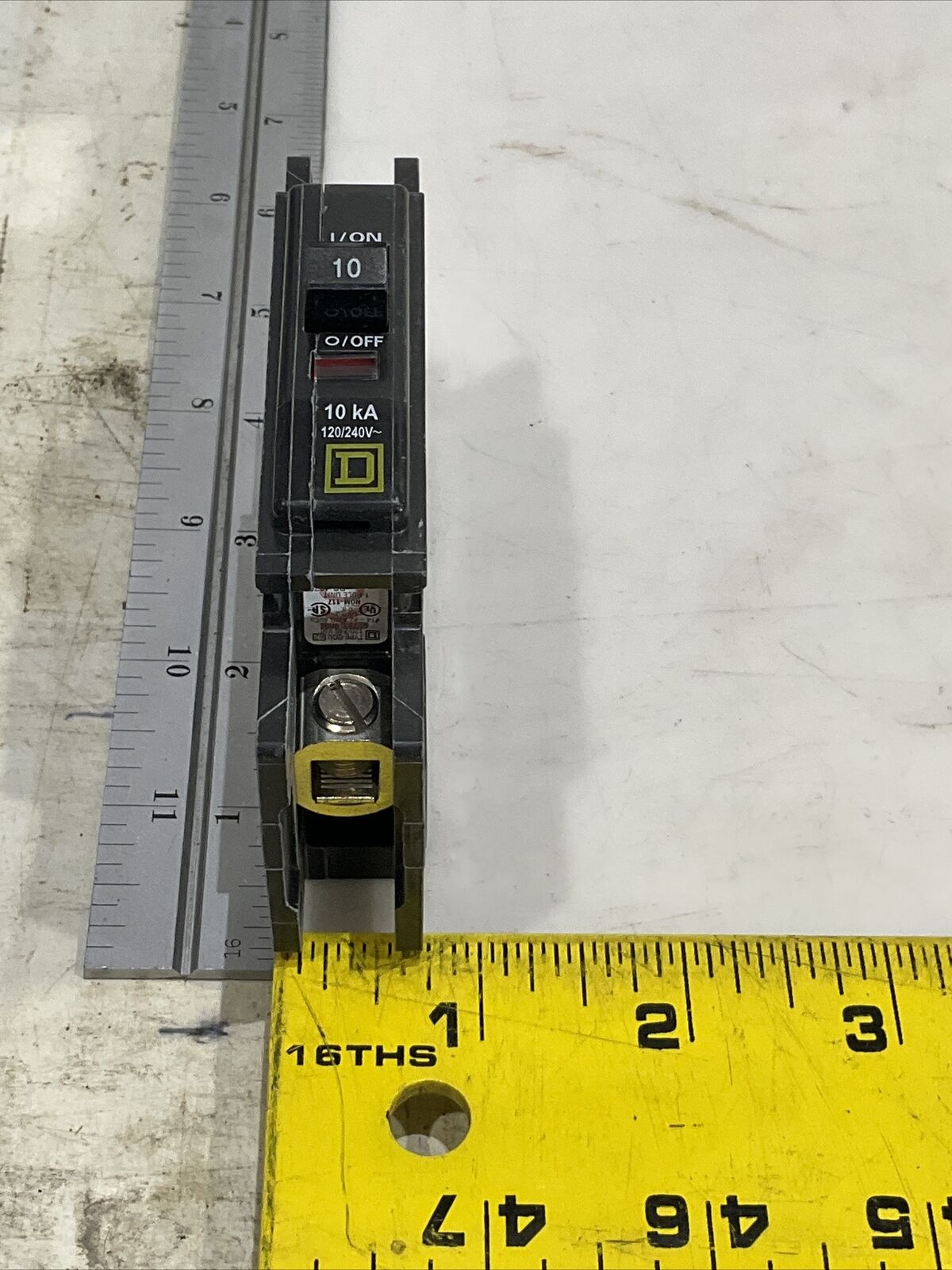 SQUARE D QOU110 10 A CIRCUIT BREAKER 120/240 V 50/60 HZ 373