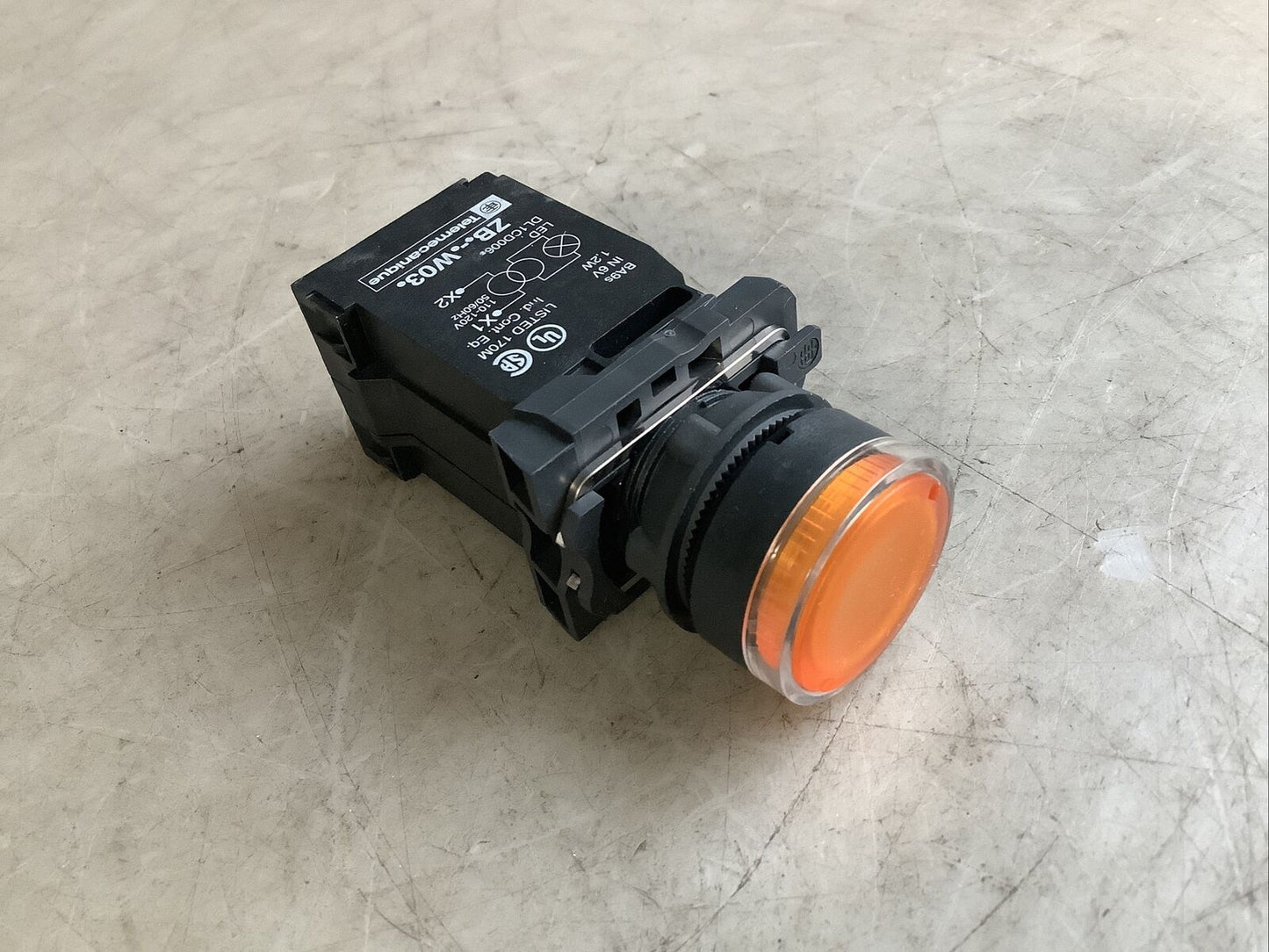 TELEMECANIQUE XB5AW3535 AMBER PUSH BUTTON 87YZ