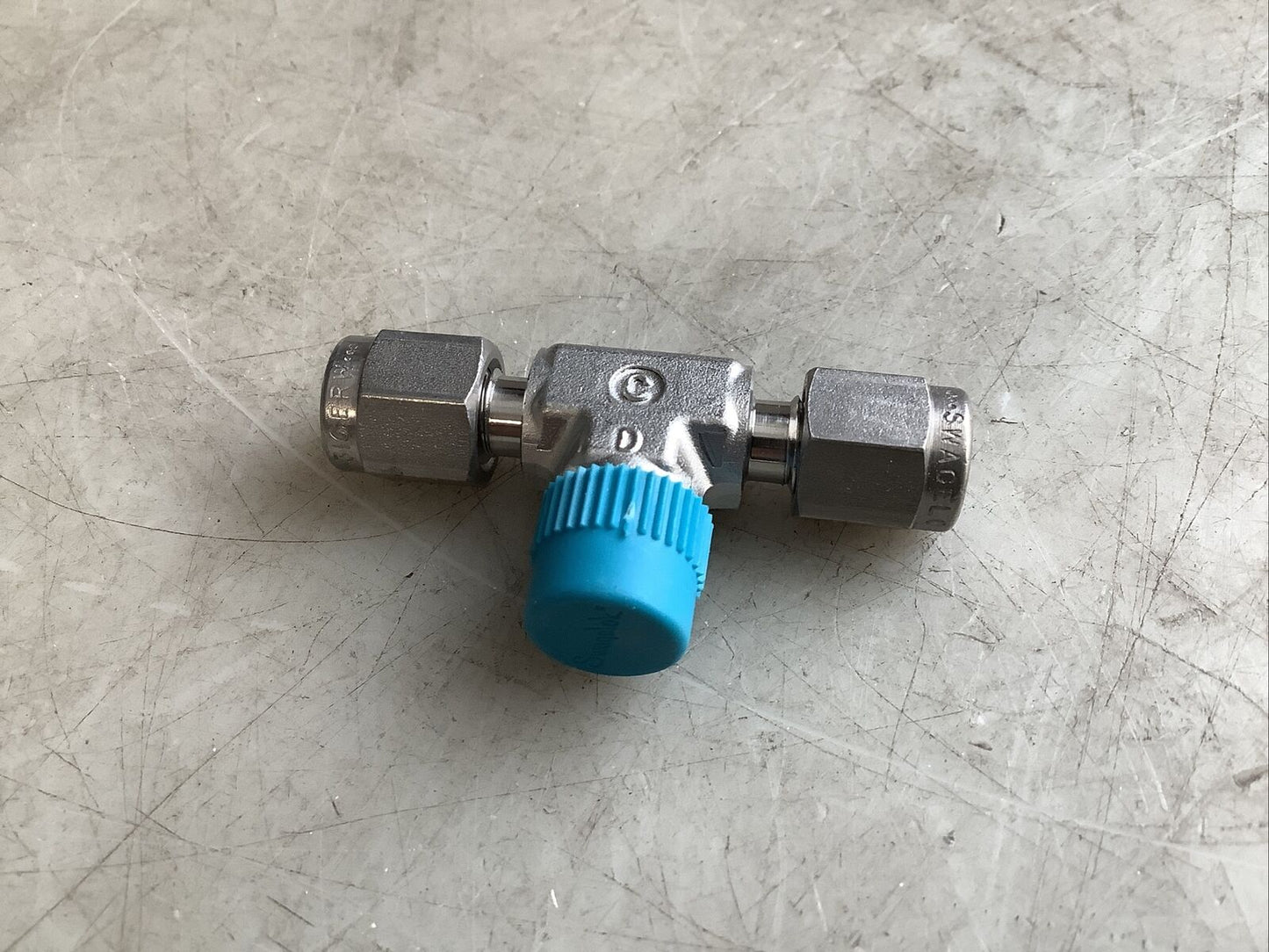 SWAGELOK SS-200-3TTM TUBE FITTING MALE 1/8IN 87YZ - QTY 10