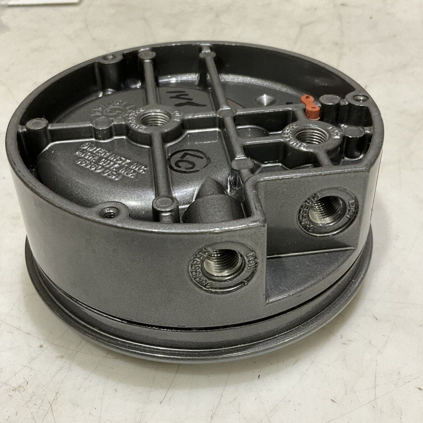 DWYER 2001 MAGNEHELIC PRESSURE GAUGE 15 PSIG 0-1.0 373