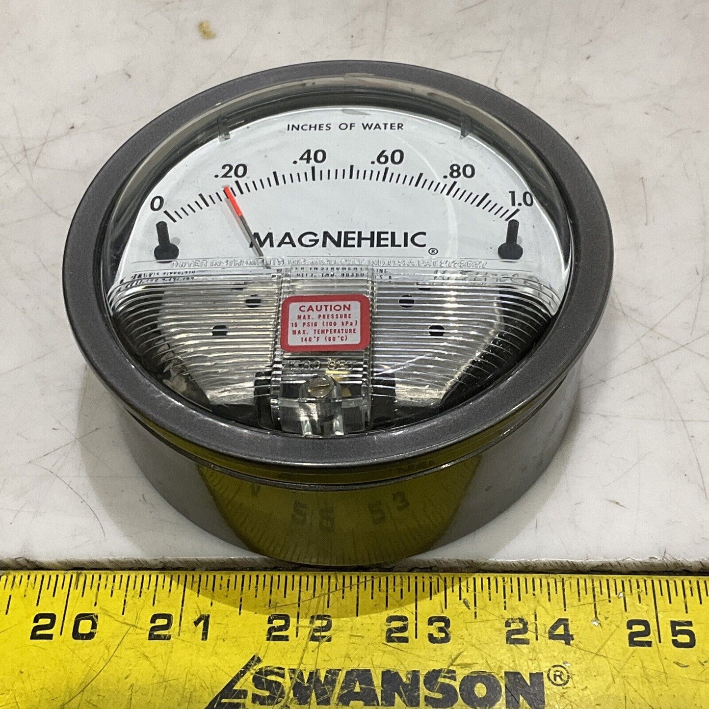 DWYER 2001 MAGNEHELIC PRESSURE GAUGE 15 PSIG 0-1.0 373