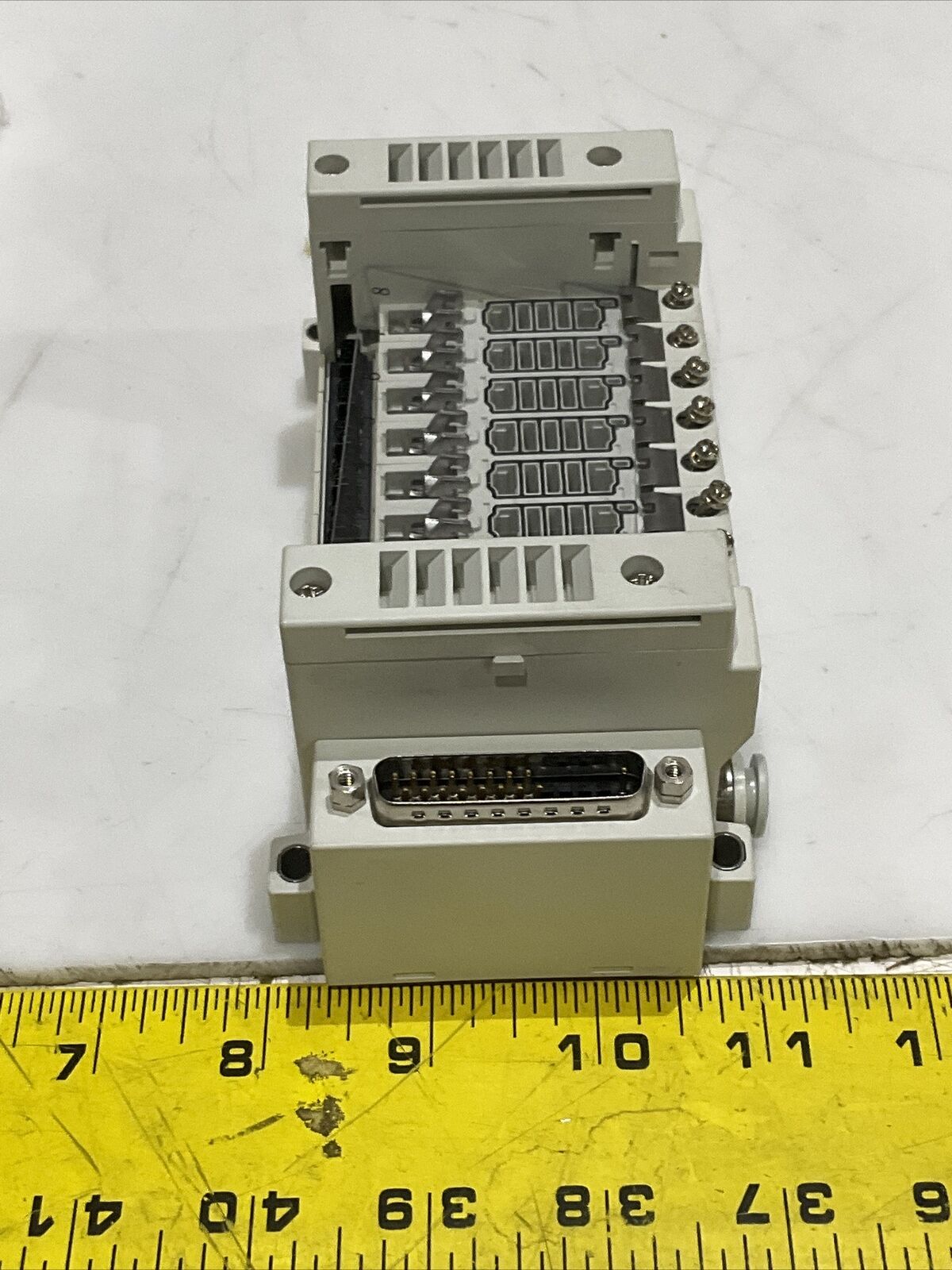 SMC VV5Q11-08C6FU0-NS-X50US MOUNTED MANIFOLD MOUNT U3S