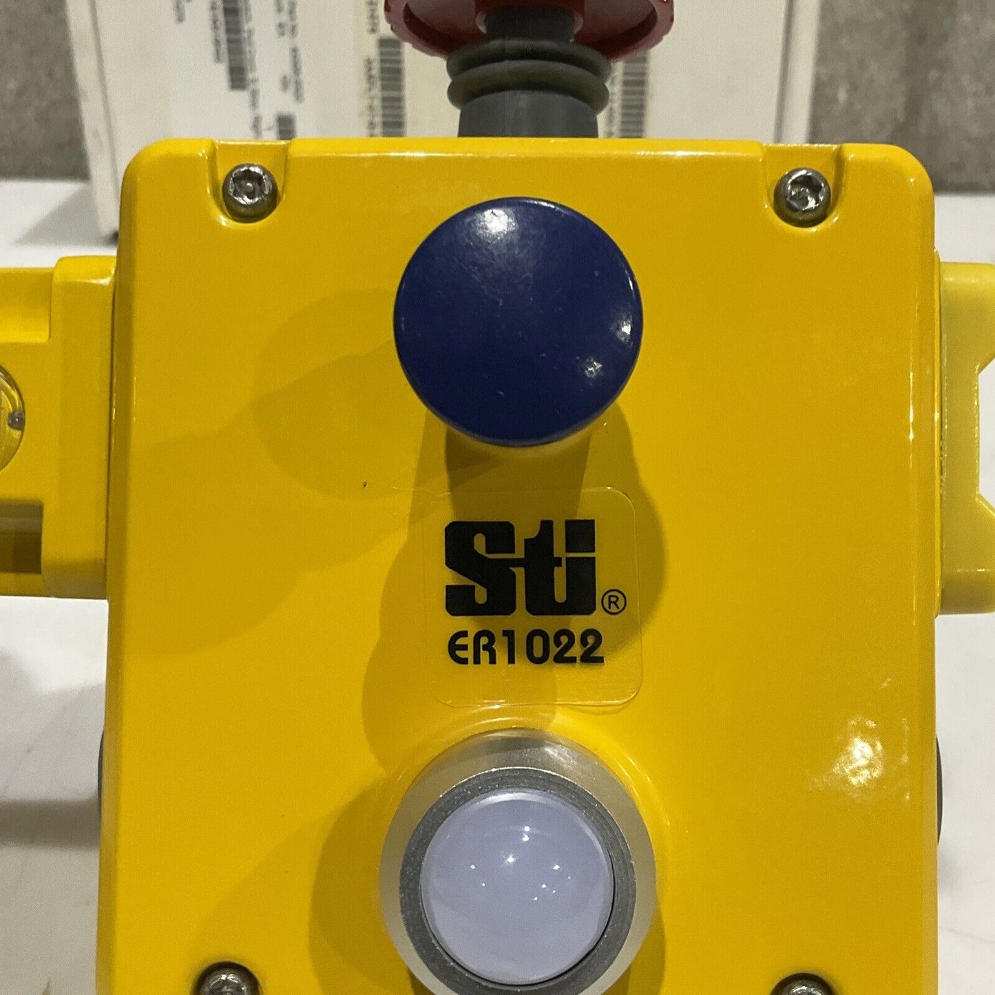 STI 44506-6520 SAFETY SWITCH RIGHT EMERGENCY SWITCH ER1022-0 44506-6520 U3S