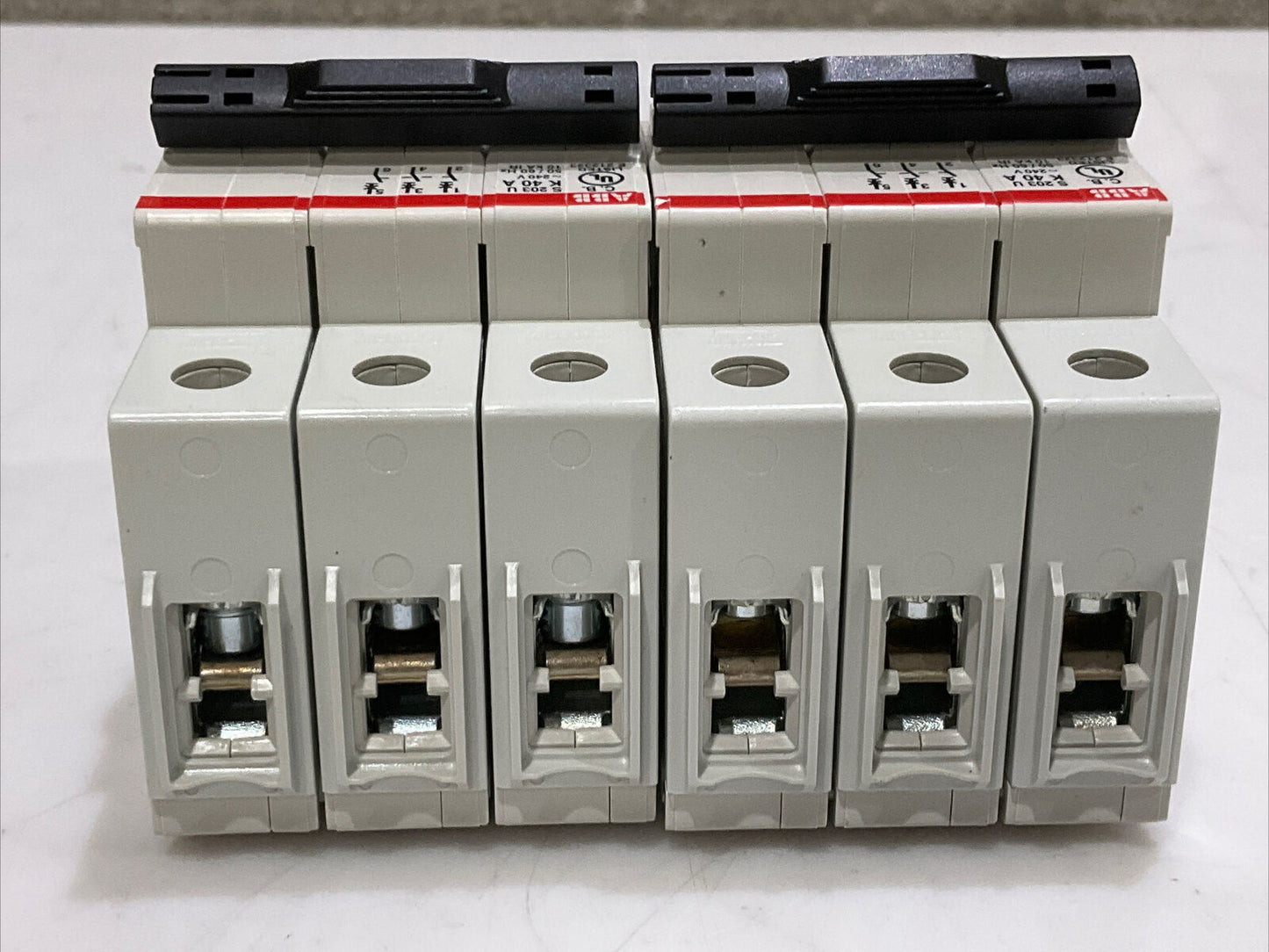 ABB S203U-K40 A CIRCUIT BREAKER 40A 240VAC 3P K TRIP LOT OF 2 U3S
