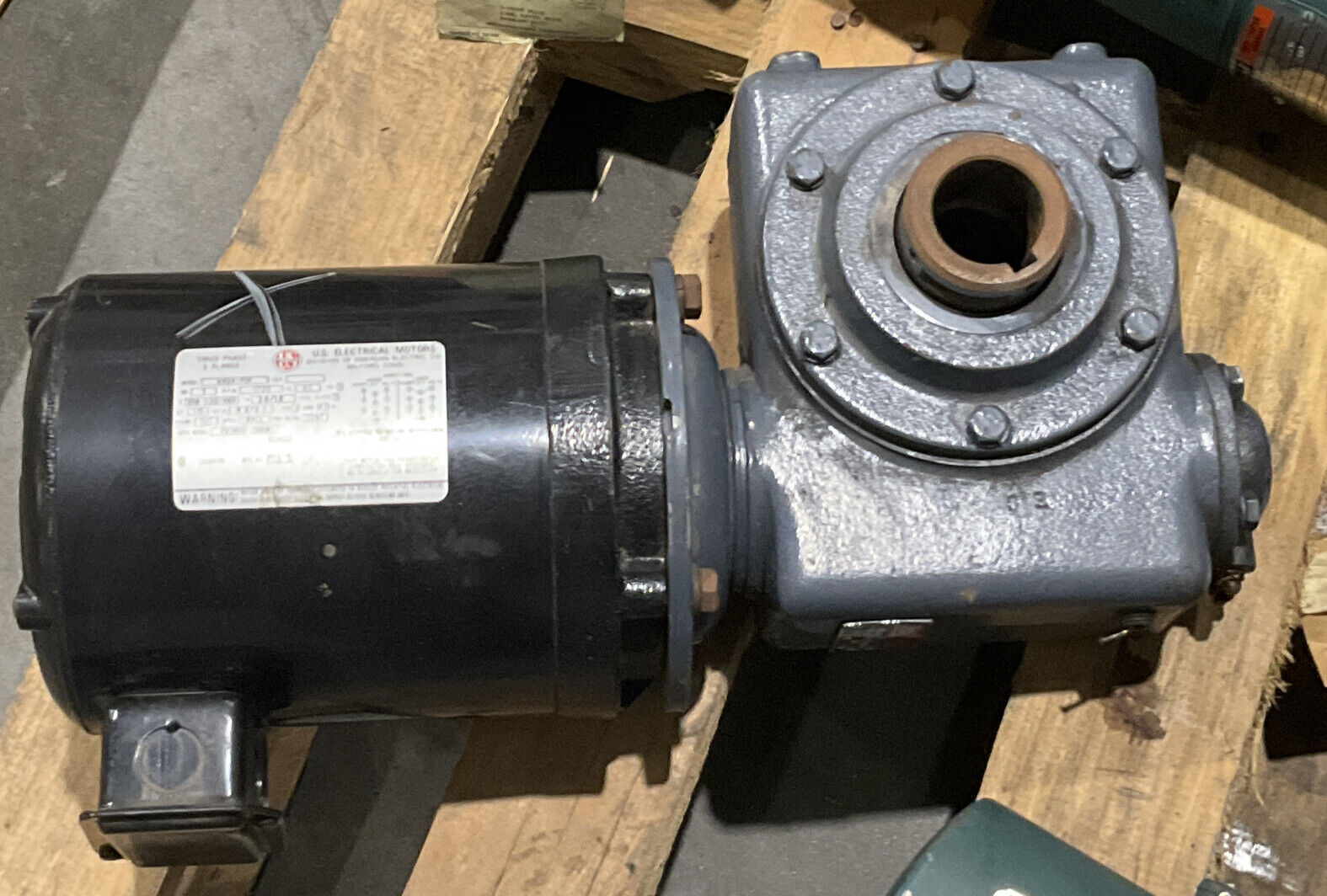 US MOTORS A494PDF THREE PHASE C FLANGE 1HP W/ WINSMITH SPEED REDUCER