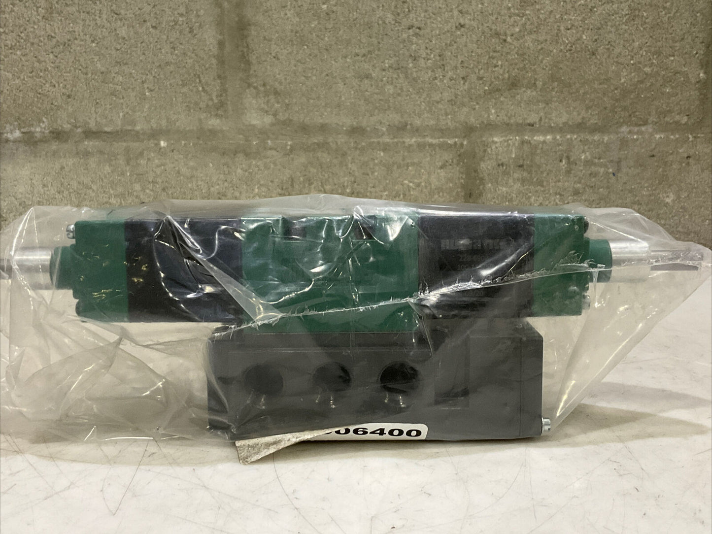 NUMATICS 153SS43AK011Z30 SOLENOID VALVE WITH BASE 3/8” 110-120V 50-60A .12 373