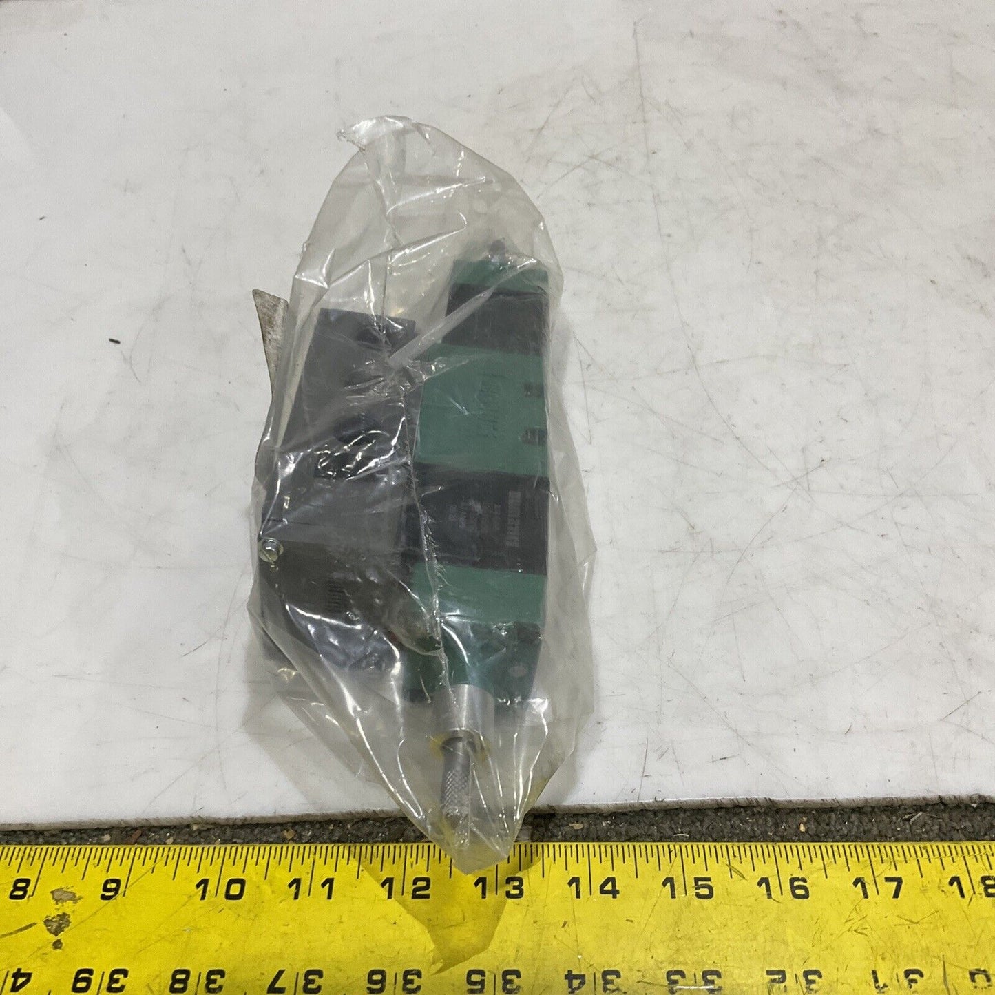 NUMATICS 153SS43AK011Z30 SOLENOID VALVE WITH BASE 3/8” 110-120V 50-60A .12 373