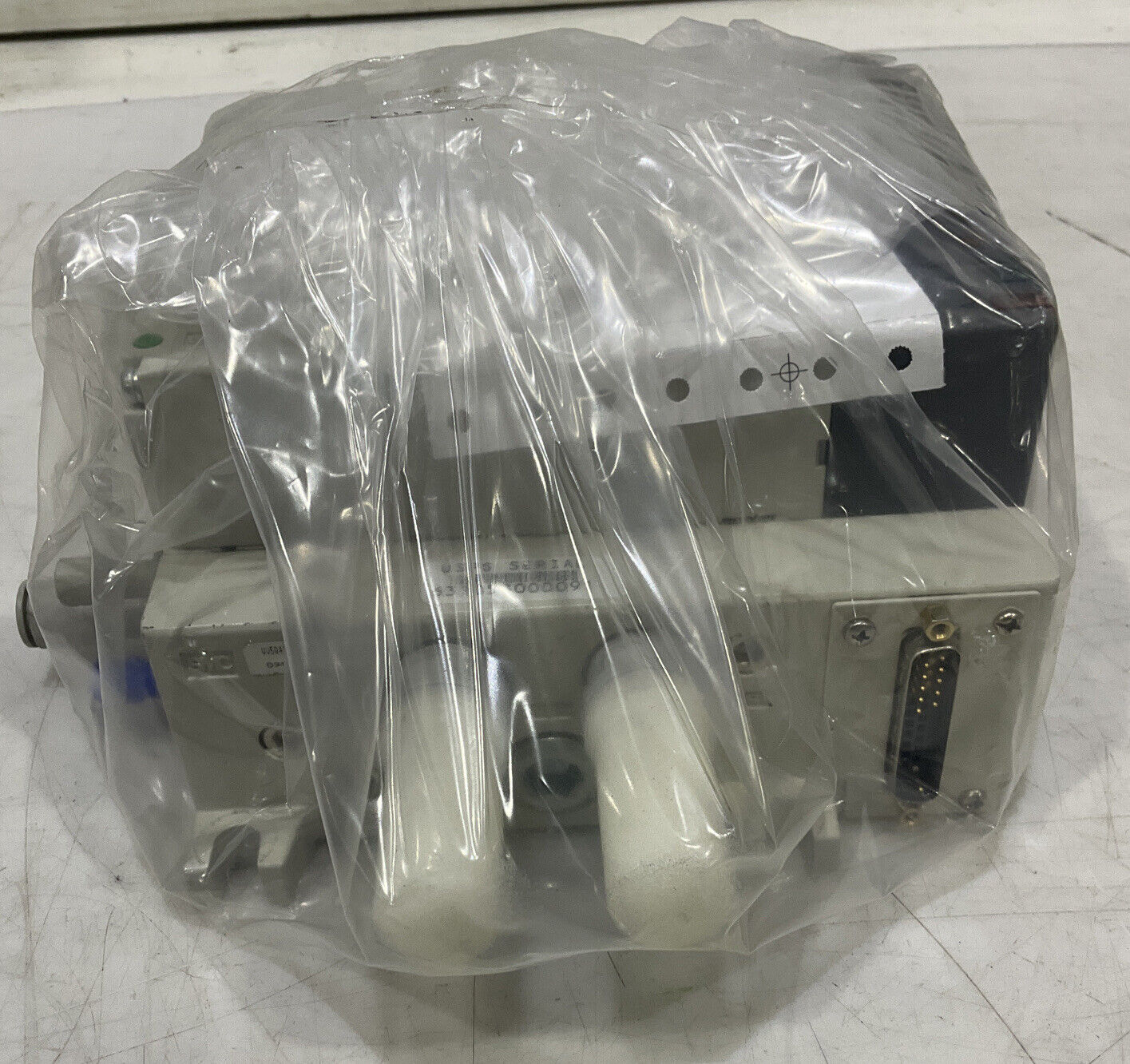 SMC VV5Q41-05-DAM0106 MOUNTED MANIFOLD SUBCONNECTOR TRANSMISSION ASSEMBLY U3S