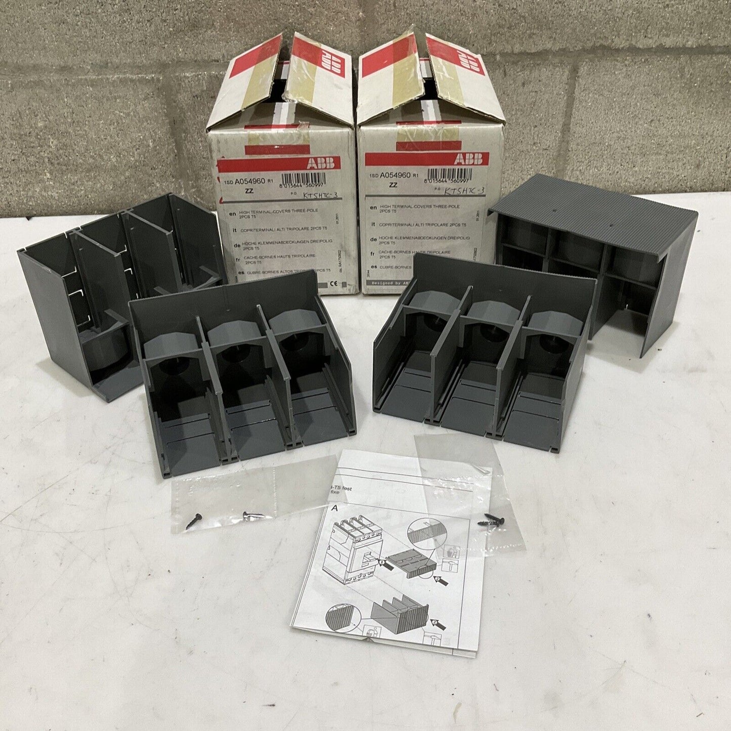 ABB KT5HTC-3 1SDA054960R1 TERMINAL CIRCUIT BREAKER COVER 3 POLE LOT OF 2 U3S
