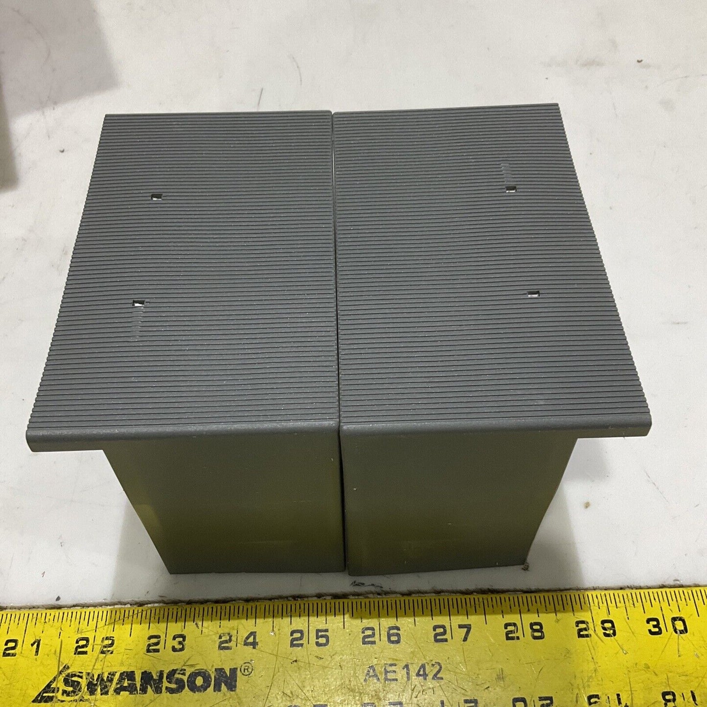 ABB KT5HTC-3 1SDA054960R1 TERMINAL CIRCUIT BREAKER COVER 3 POLE LOT OF 2 U3S