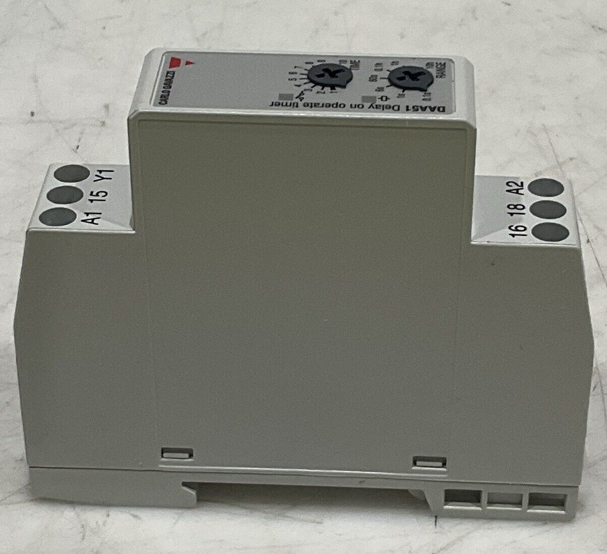 CARLO GALAZZI DAA51CM24 DELAY ON OPERATE TIMER 24-240 VDC 1.5 W 50-60 HZ U3S
