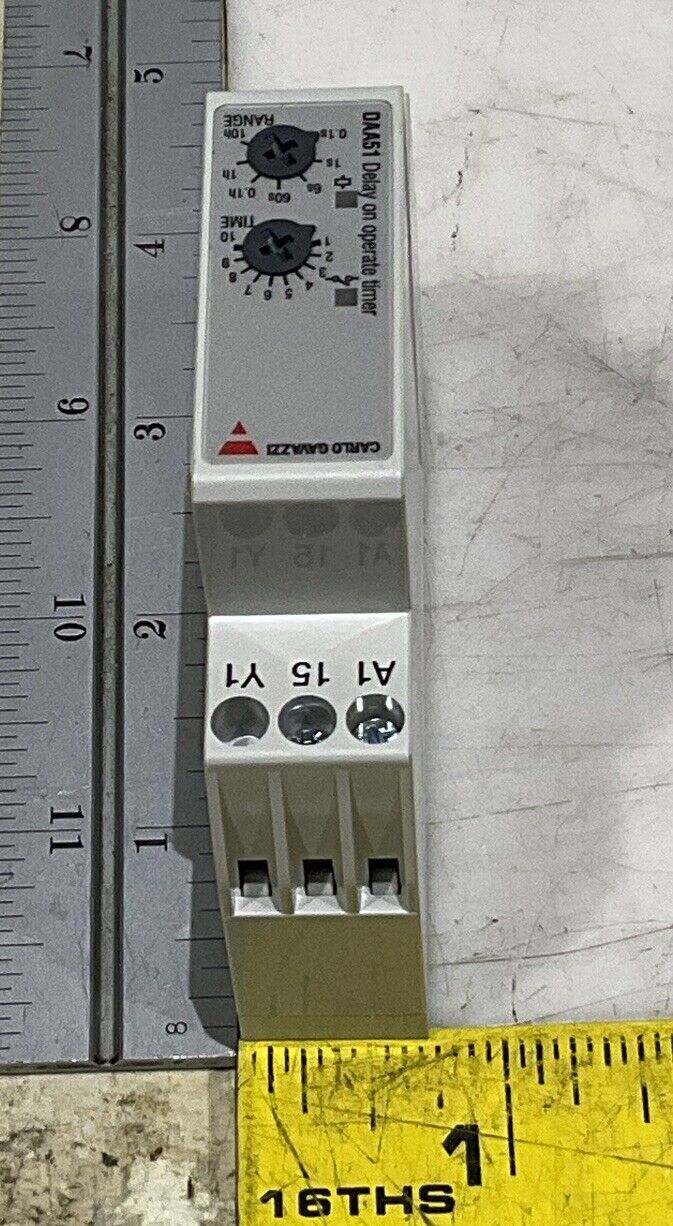 CARLO GALAZZI DAA51CM24 DELAY ON OPERATE TIMER 24-240 VDC 1.5 W 50-60 HZ U3S