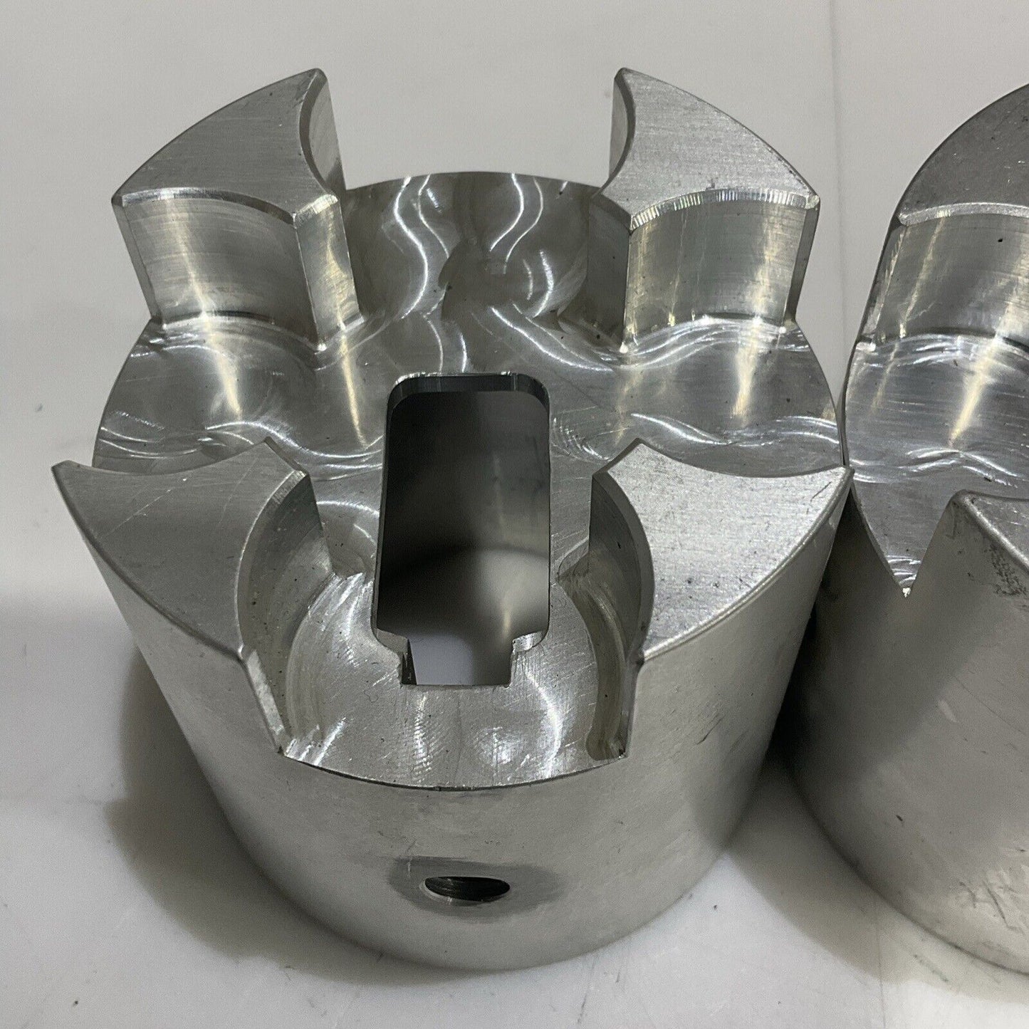 JBT WT100-011 J050058716 SR-S01 COUPLING SIZE 28 SPECIAL 254TC LOT OF 2 U4M
