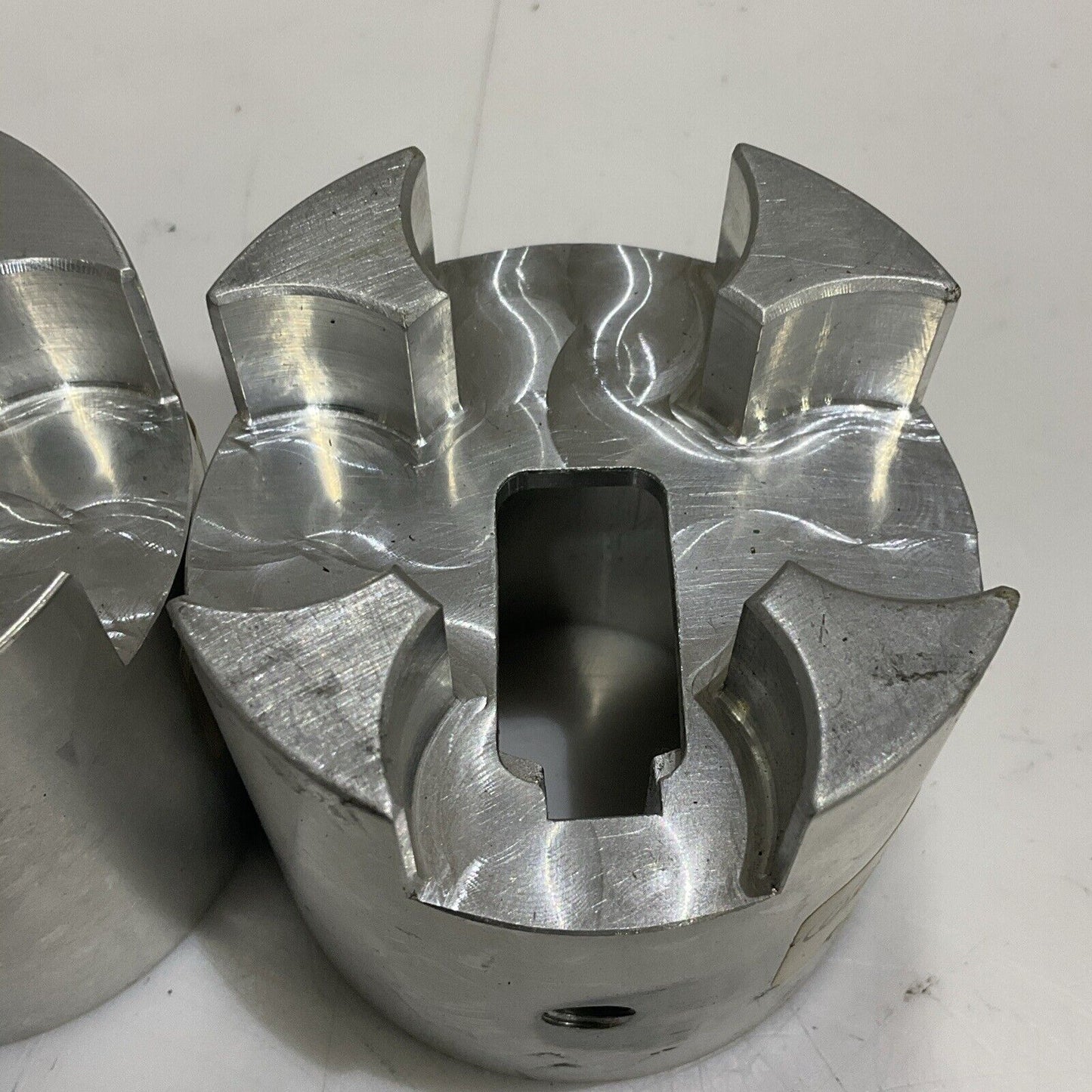 JBT WT100-011 J050058716 SR-S01 COUPLING SIZE 28 SPECIAL 254TC LOT OF 2 U4M