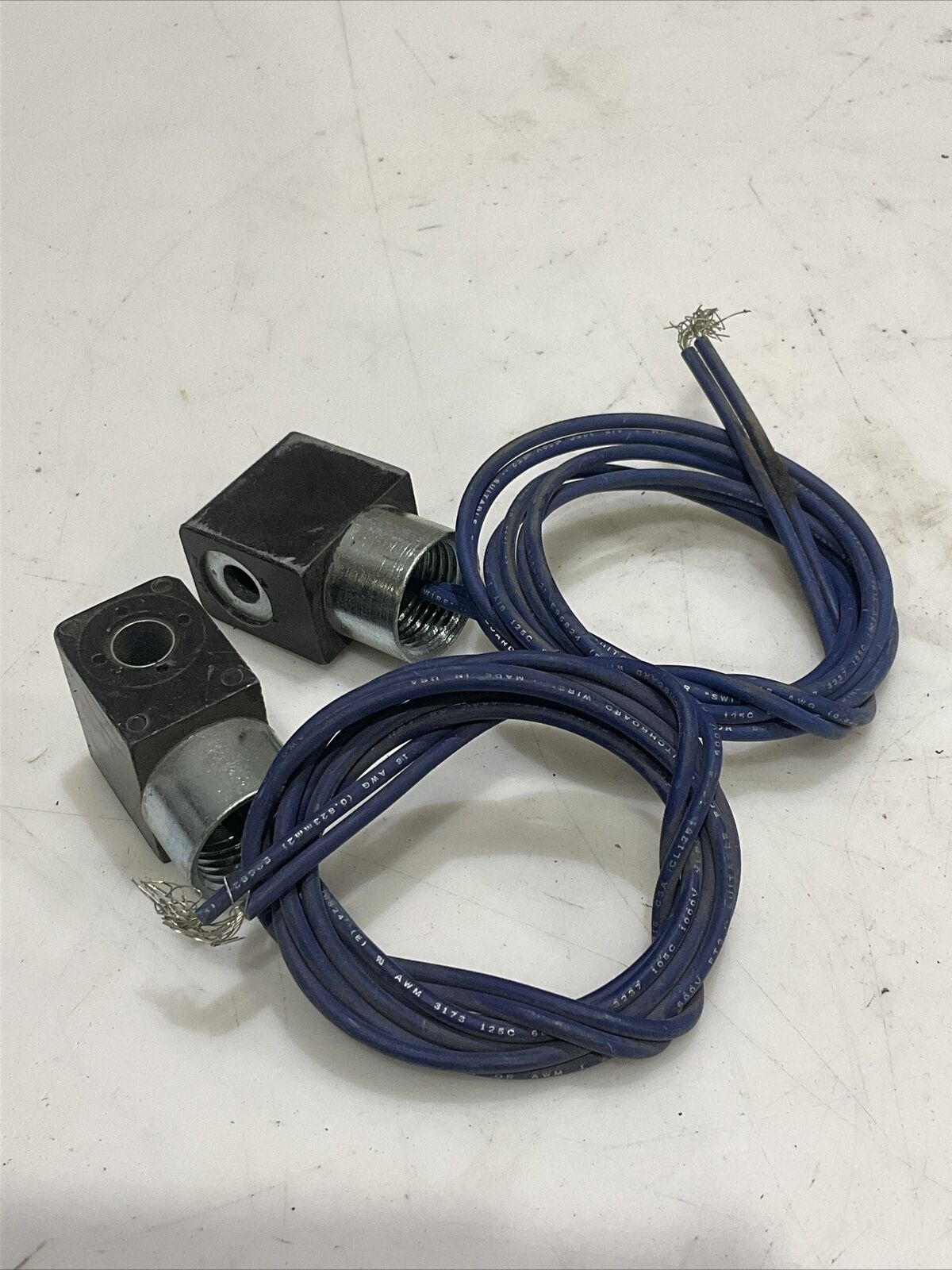 AV 7019-9AAC SOLENOID COIL 120V 50/60 HZ 60V 150 PSIG LOT OF 2
