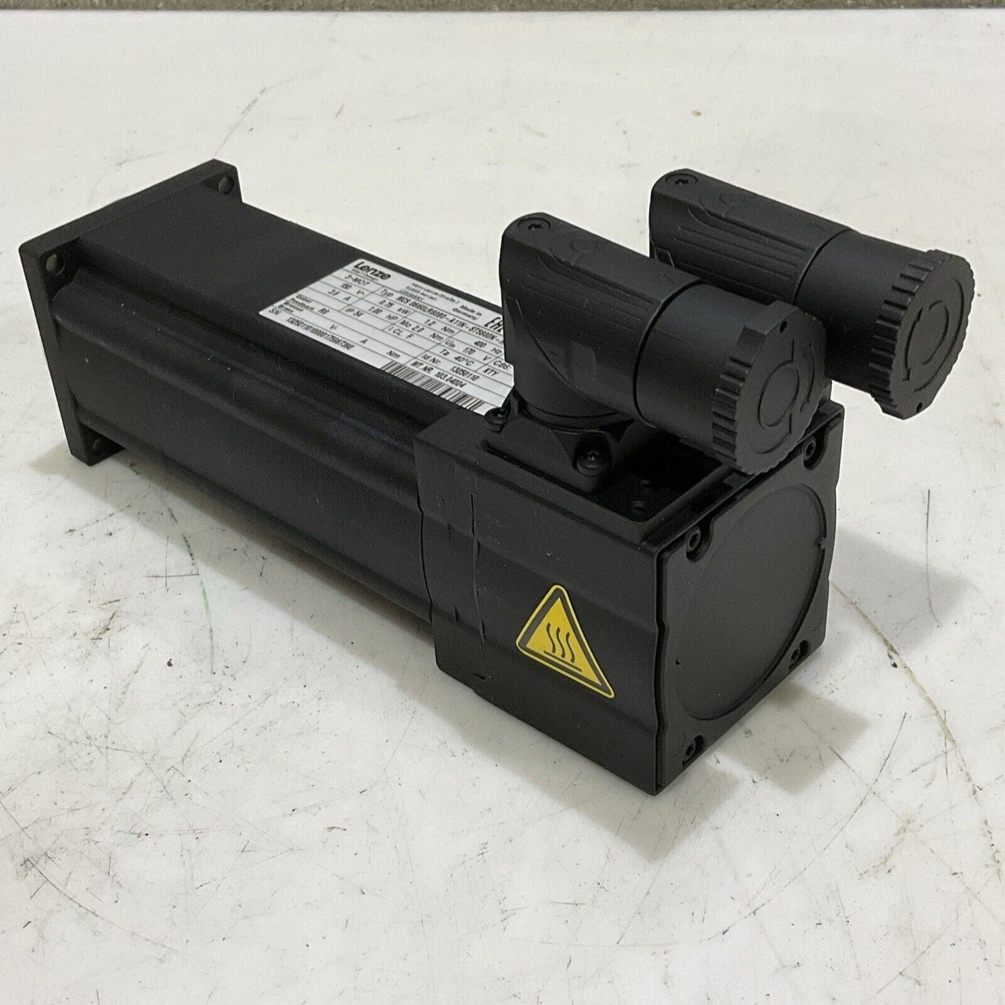 LENZE MCS 06160LRS0B0-A11N-ST5S00N-R0SU SERVO MOTOR 150/170V 1.00 HP 400HZ U3S
