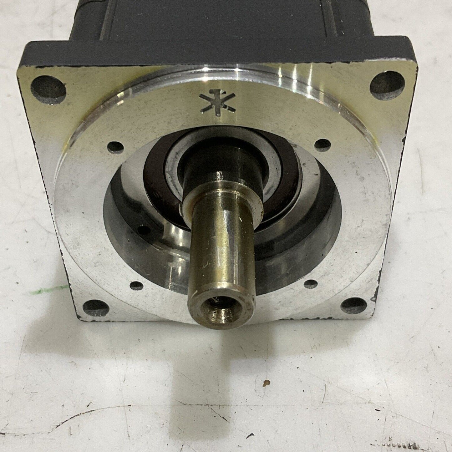 LENZE MCS 06160LRS0B0-A11N-ST5S00N-R0SU SERVO MOTOR 150/170V 1.00 HP 400HZ U3S