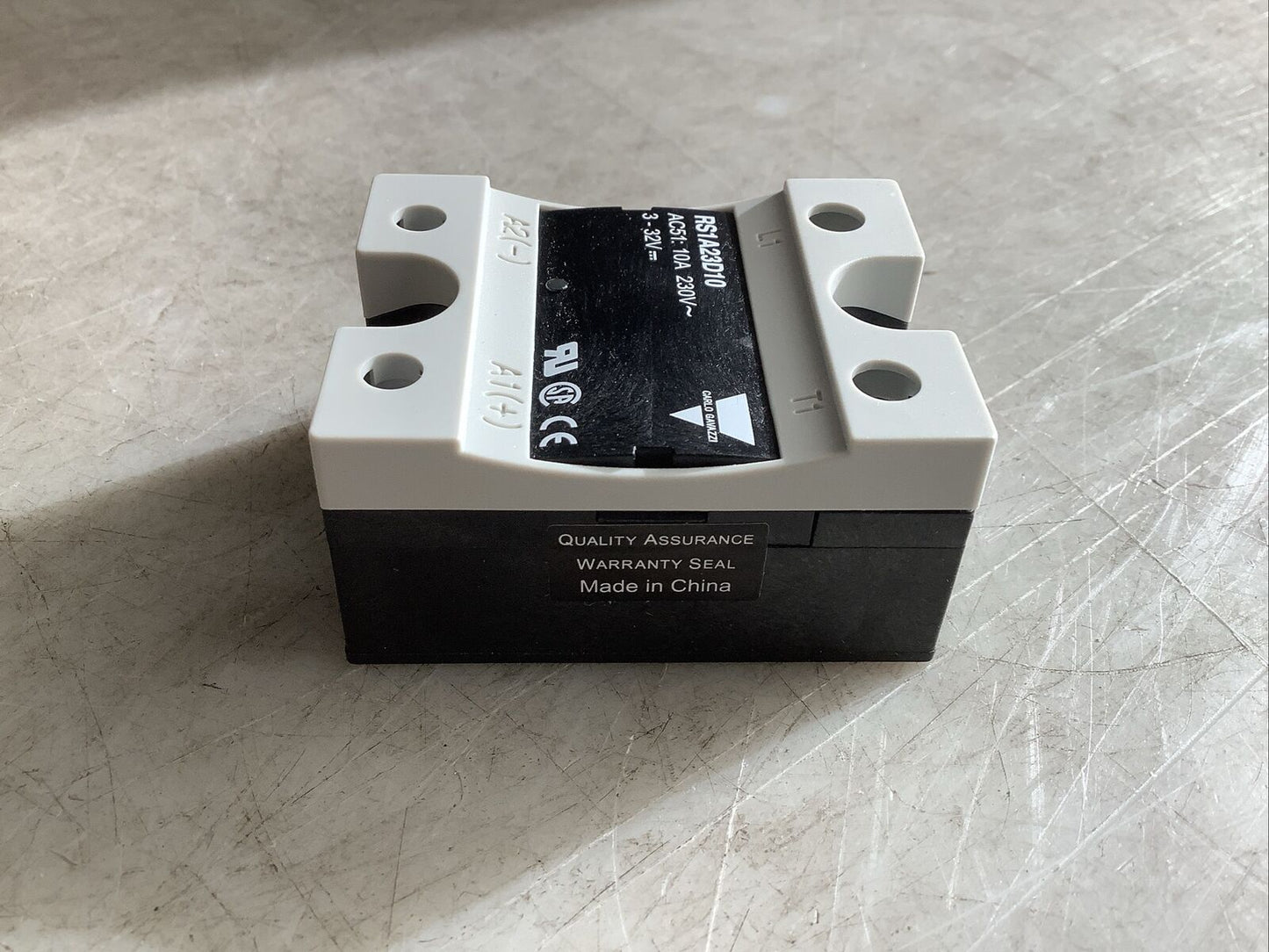 CARLO GAVAZZI RS1A23D10 SOLID STATE RELAY 230VAC 10A 3-32VDC RM6