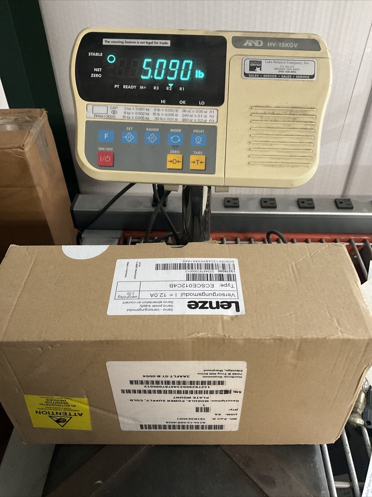 LENZE ECSCE012C4B SERVO POWER SUPPLY OUTPUT 565V/675V/12A INPUT 400V/480V/6A U3S