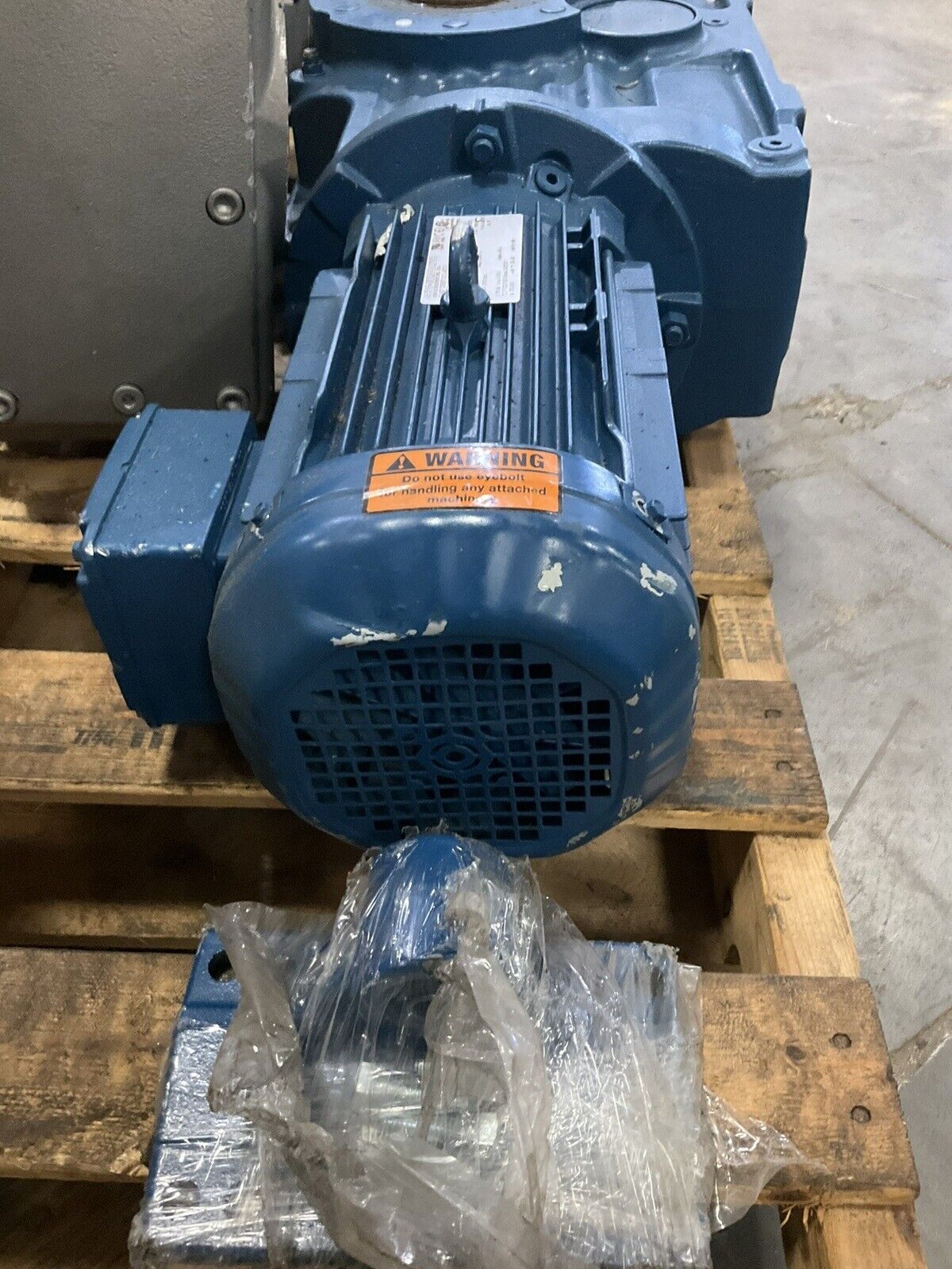 SEW-EURODRIVE KA87DRN100L4/D4 GEAR MOTOR 60 HZ 1758/22 RPM 230/490V U4M