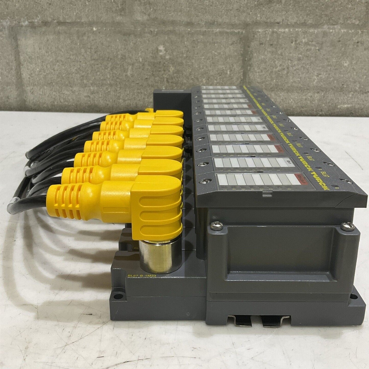 TURCK BL67-B-1M16-19-0.5M BL67-B-8M8 BL67 VERTICALIZER CAN OPEN ASSEMBLY U3S