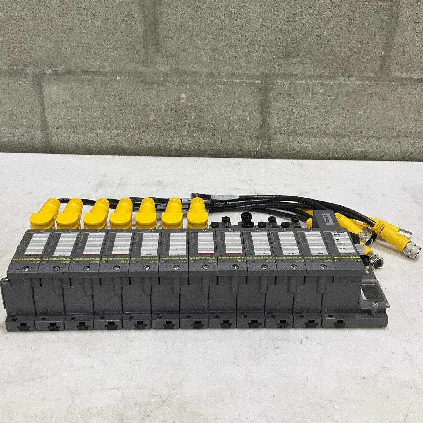 TURCK BL67-B-1M16-19-0.5M BL67-B-8M8 BL67 VERTICALIZER CAN OPEN ASSEMBLY U3S