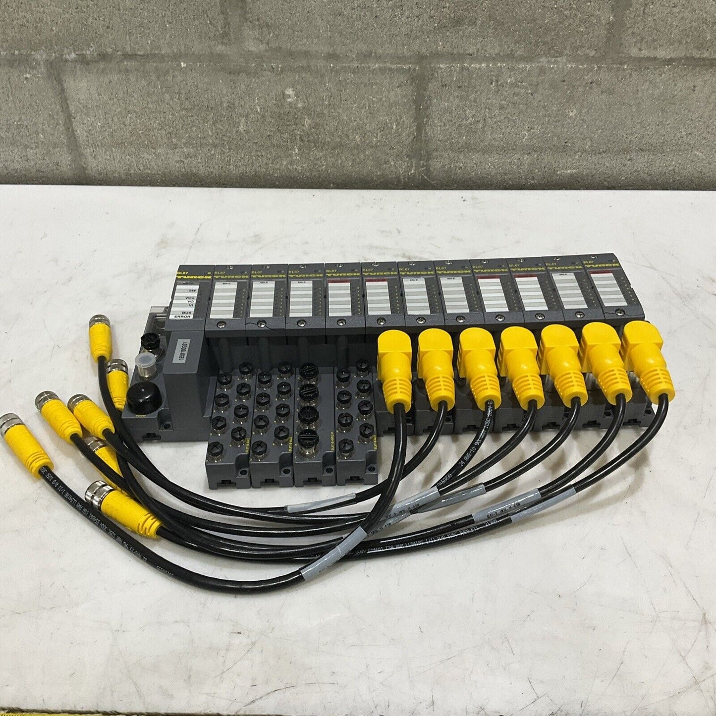 TURCK BL67-B-1M16-19-0.5M BL67-B-8M8 BL67 VERTICALIZER CAN OPEN ASSEMBLY U3S