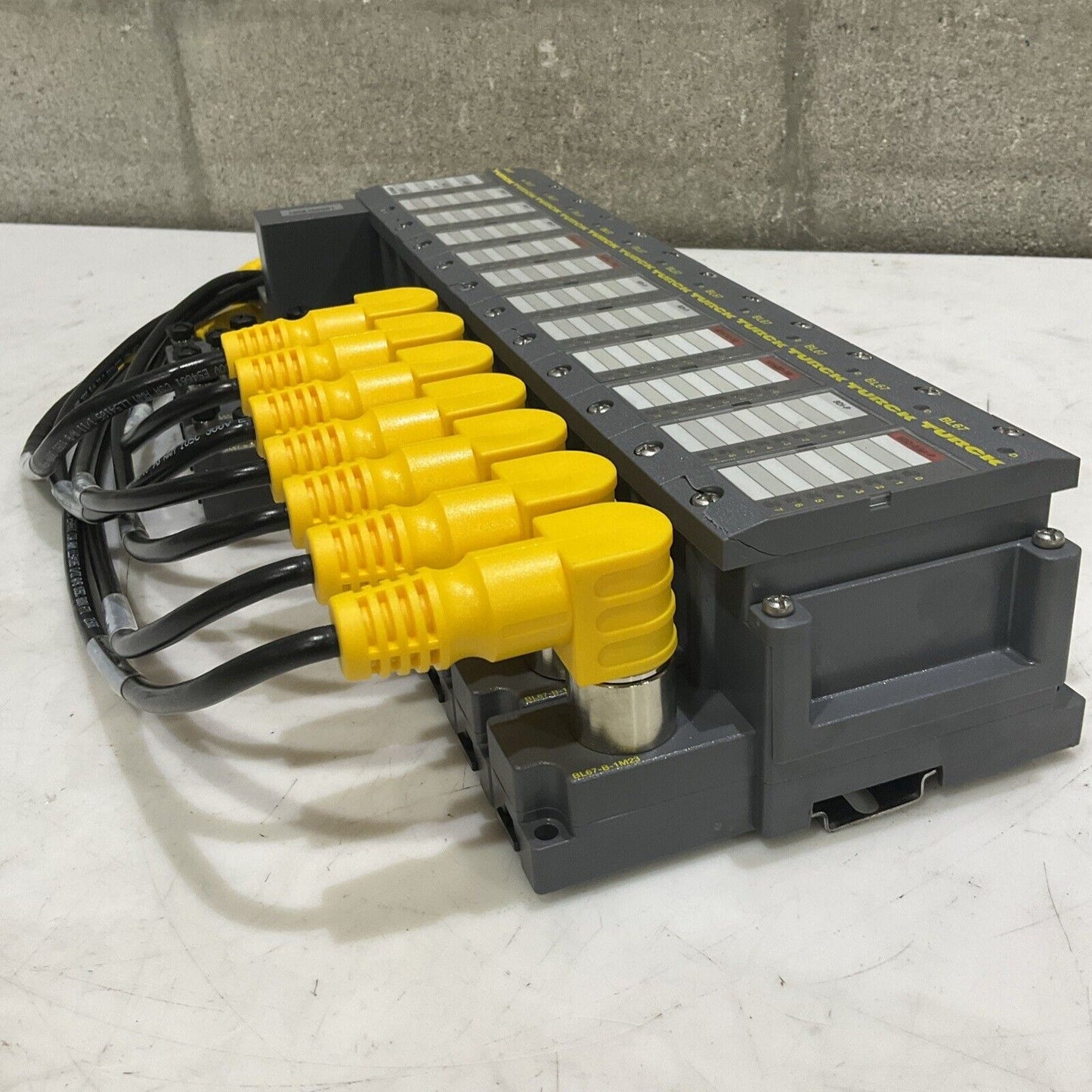 TURCK BL67-B-1M16-19-0.5M BL67-B-8M8 BL67 VERTICALIZER CAN OPEN ASSEMBLY U3S
