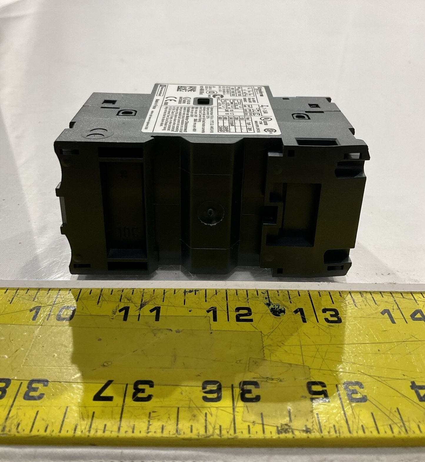 SCHNEIDER ELECTRIC GV2ME06 MANUAL STARTER 690V LOT OF 3 U3S