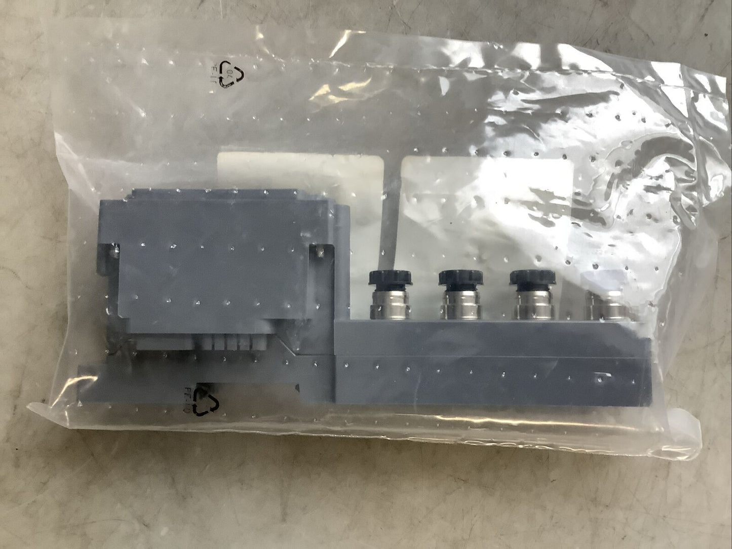 TURCK BL67-B-4M12-P MODULE BASE U3S