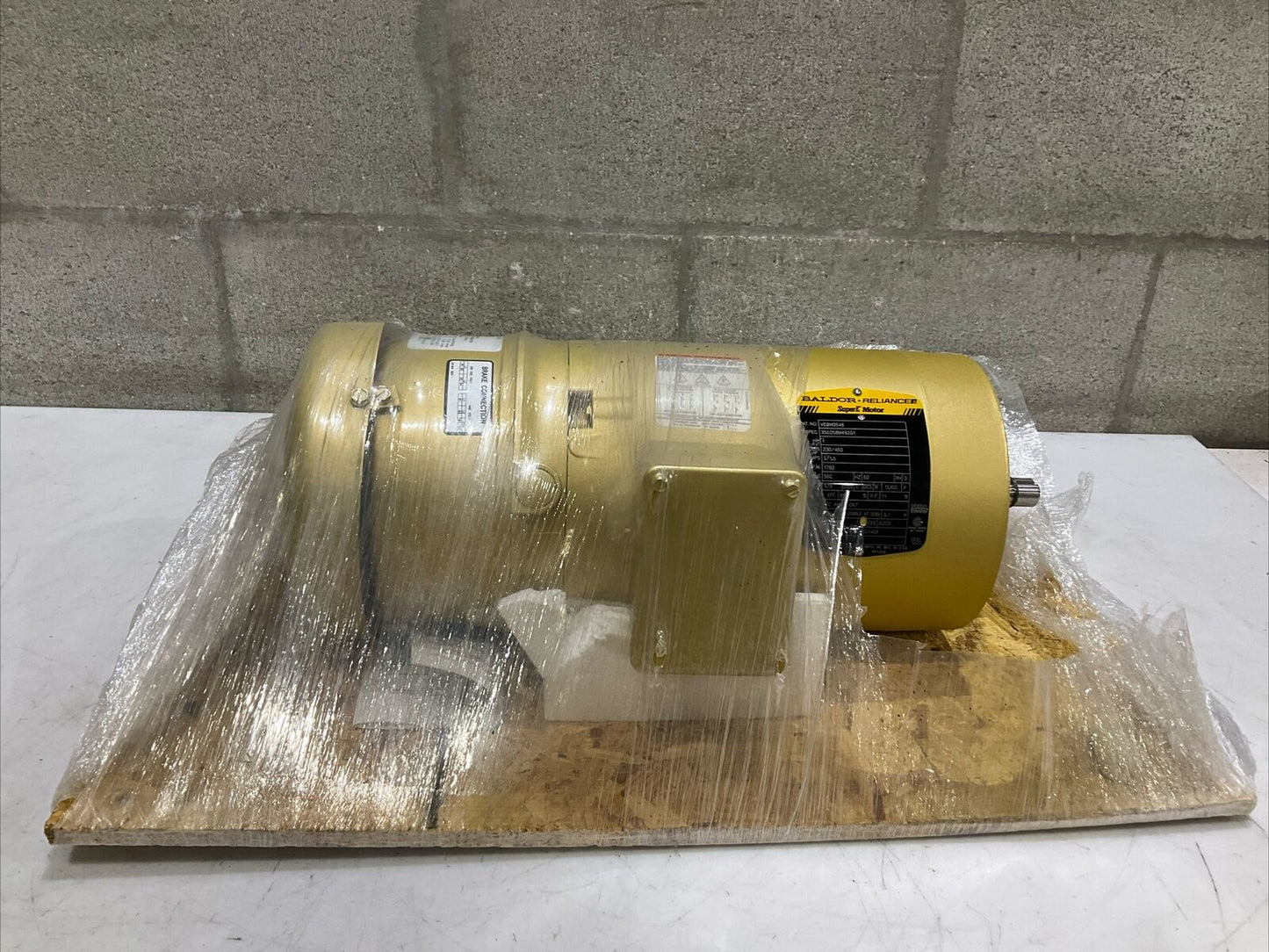 BALDOR RELIANCE VEBM3546 SUPER E BRAKE MOTOR 1HP 230/460 3/1.5 A 1760 RPM U3S