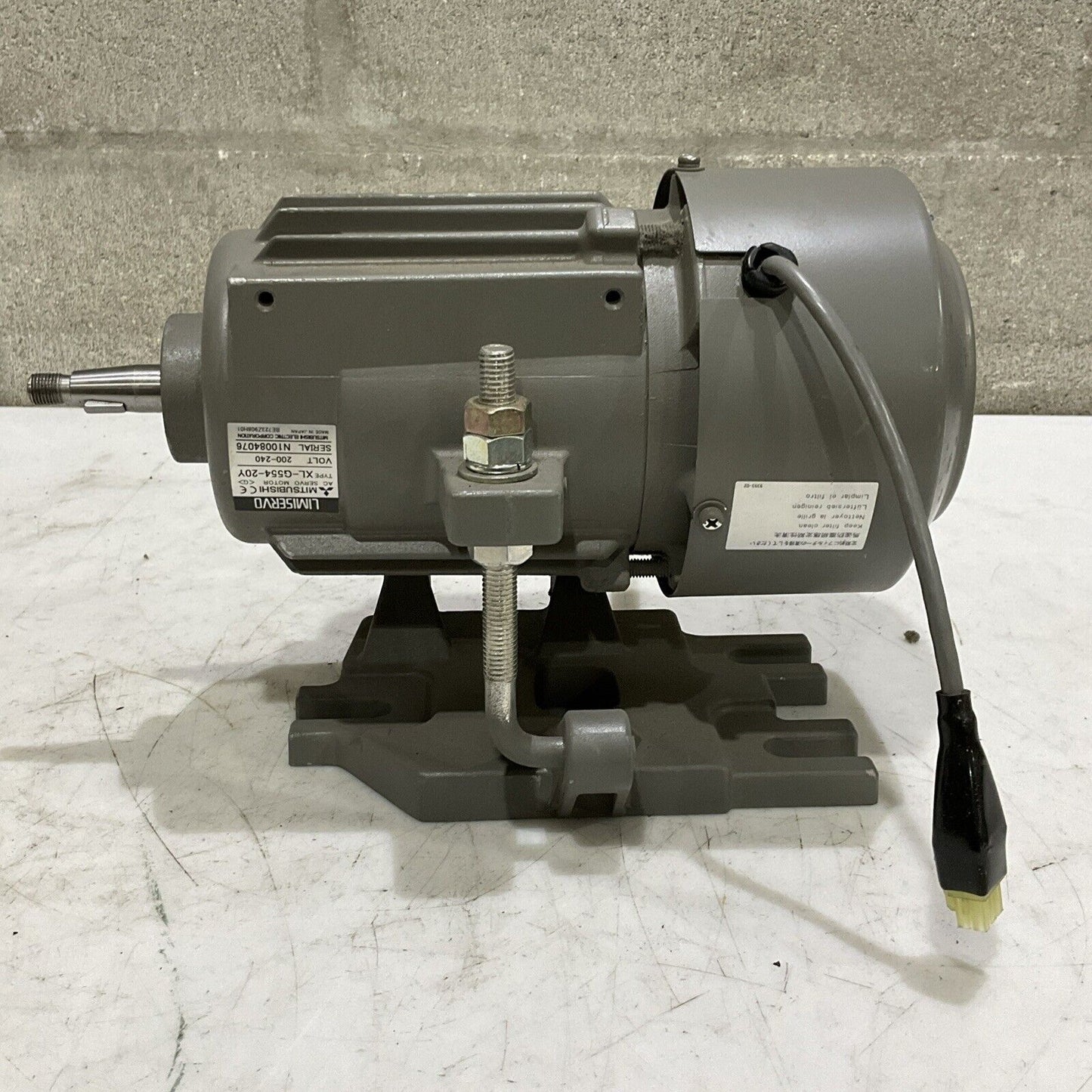 LIMISERVO MITSUBISHI XL-G554-20Y AC SERVO MOTOR 200-240V RM6