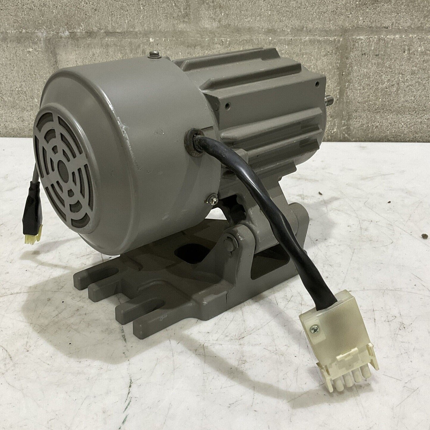LIMISERVO MITSUBISHI XL-G554-20Y AC SERVO MOTOR 200-240V RM6