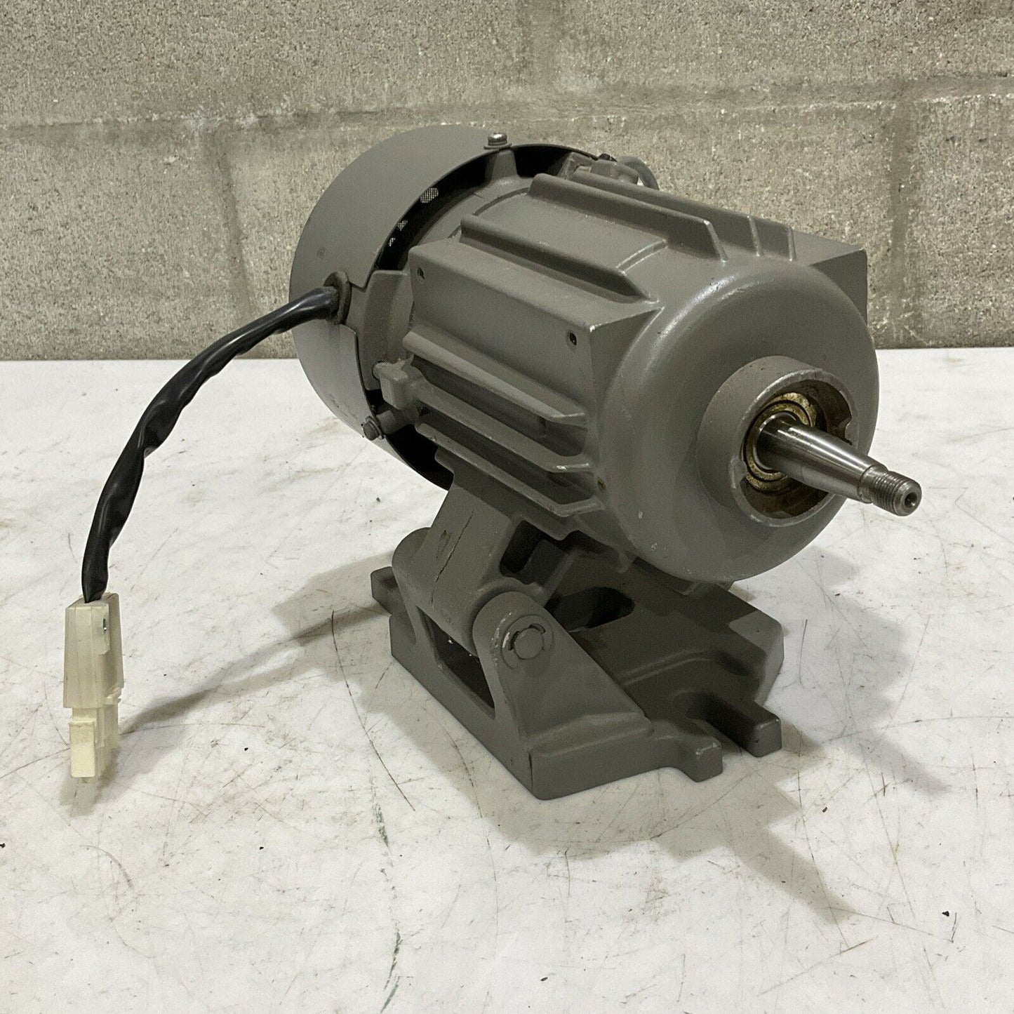 LIMISERVO MITSUBISHI XL-G554-20Y AC SERVO MOTOR 200-240V RM6