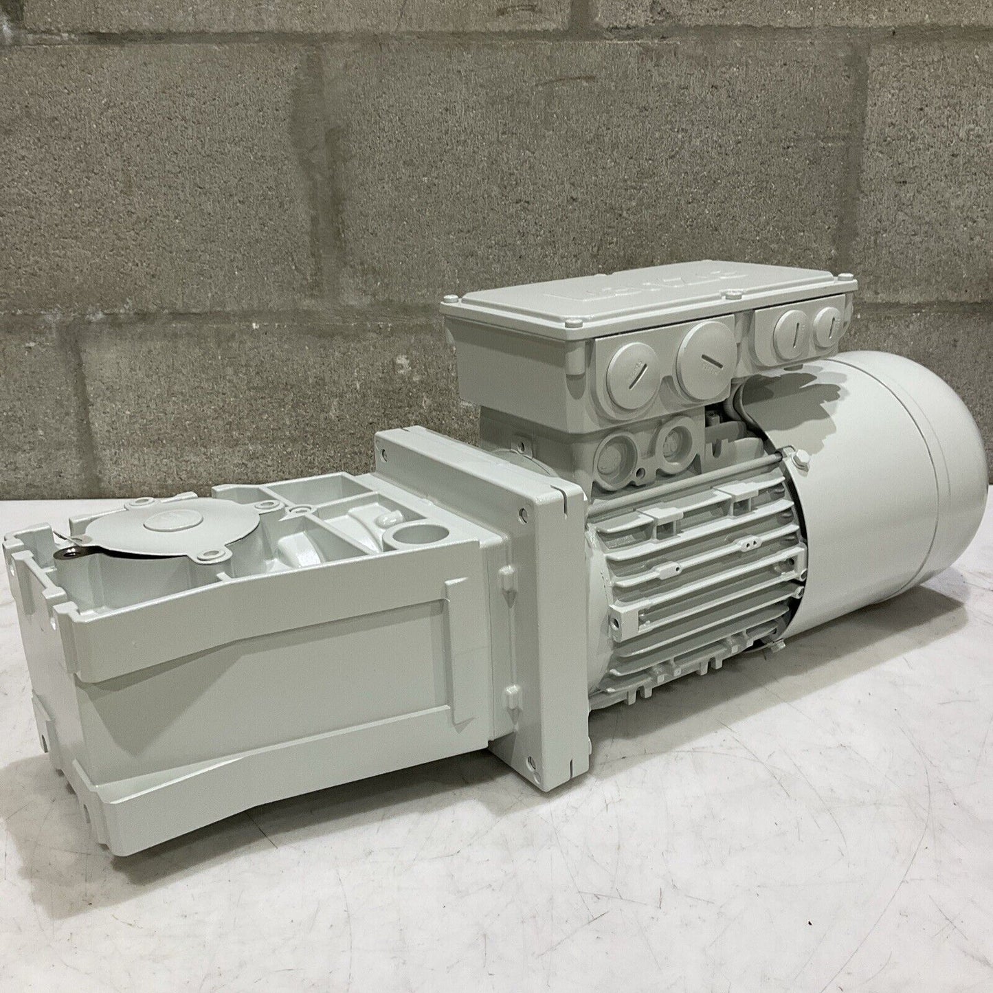 LENZE 3-MOT EN60034 GKR04-2M HAR 080C42 MDEMABS 080-42 GEARBOX MOTOR U3S