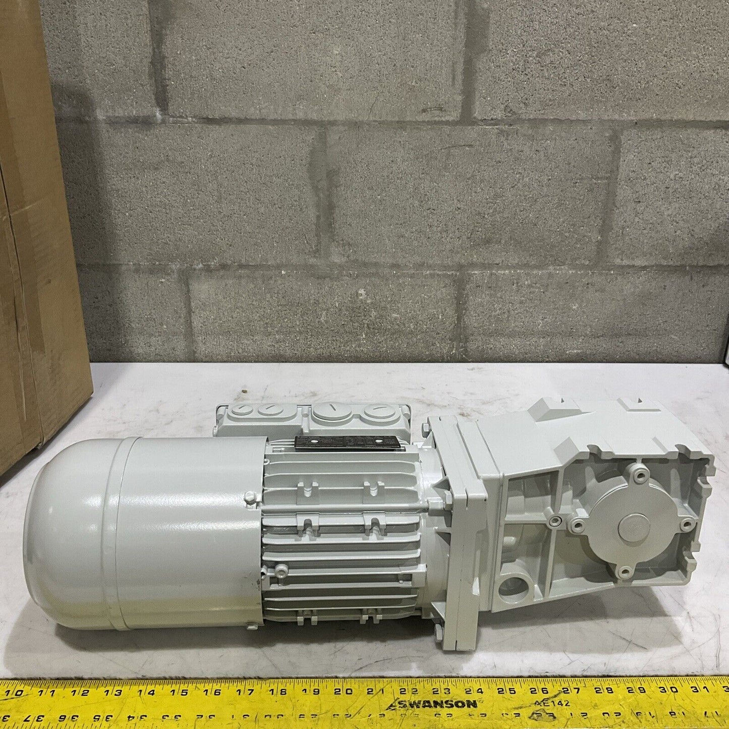 LENZE 3-MOT EN60034 GKR04-2M HAR 080C42 MDEMABS 080-42 GEARBOX MOTOR U3S