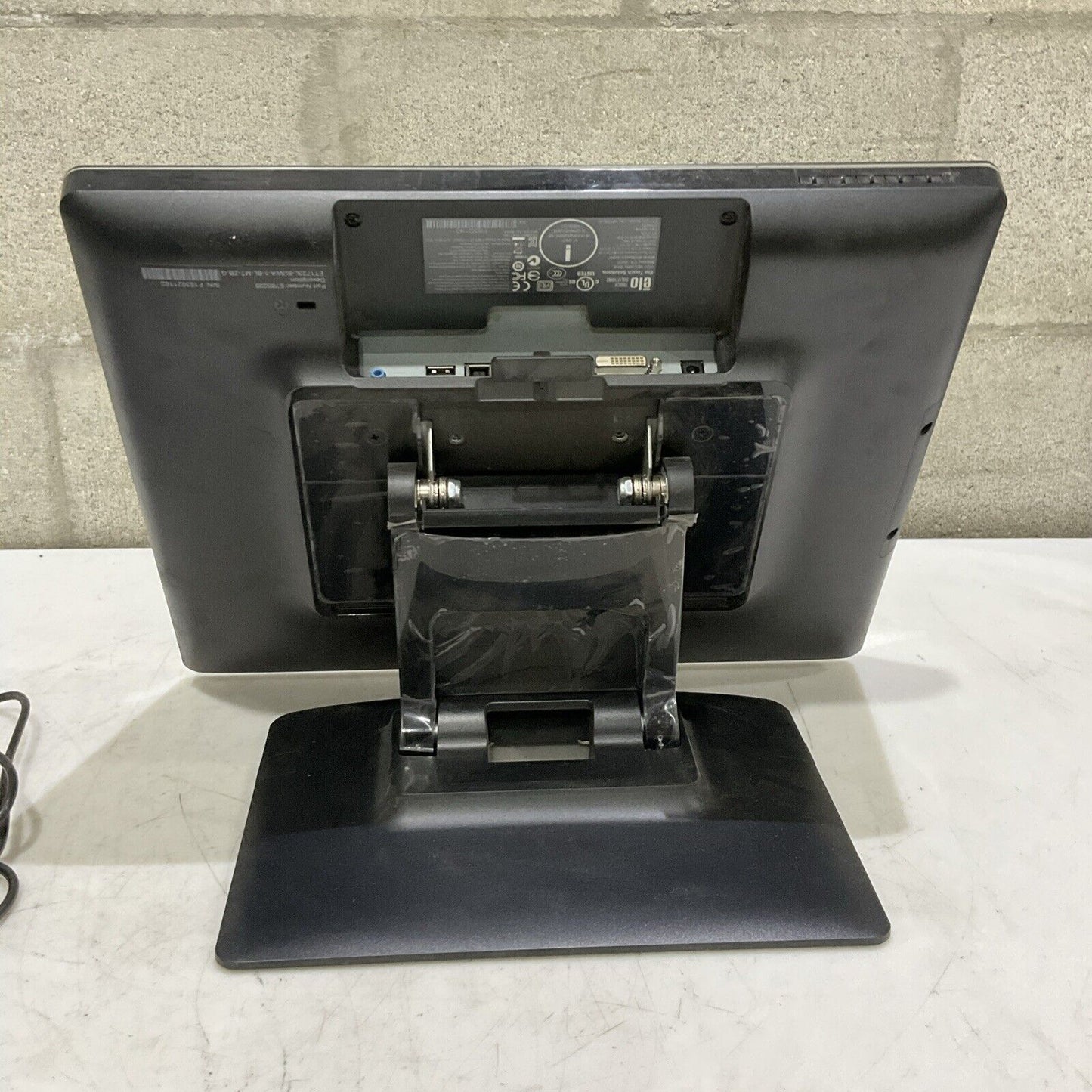 ELO TOUCH SOLUTIONS E785229 LCD TOUCH MONITOR ET1723L-8UWA-1-BL-MT-ZB-G U3S