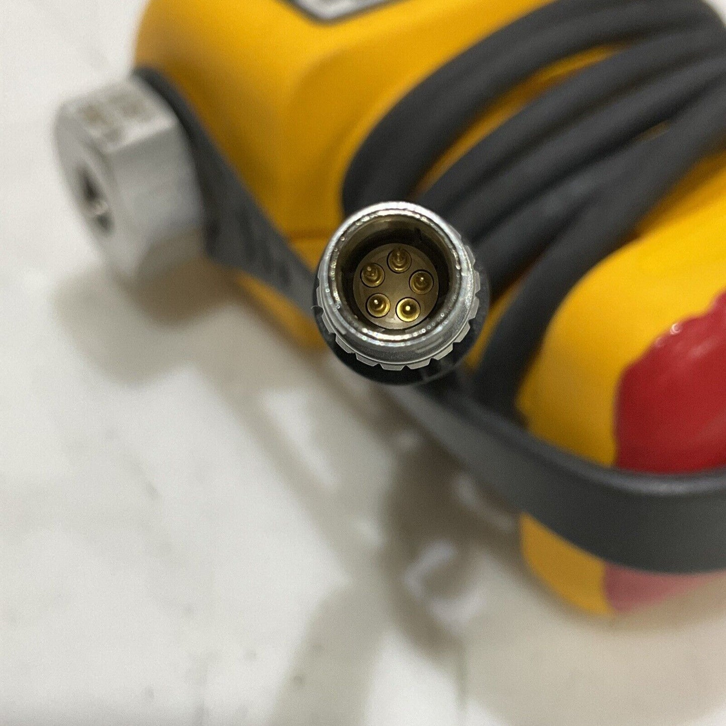 FLUKE 750P05 PRESSURE MODULE RANGE 30 PSIG 200 KPA 2 BAR S8M