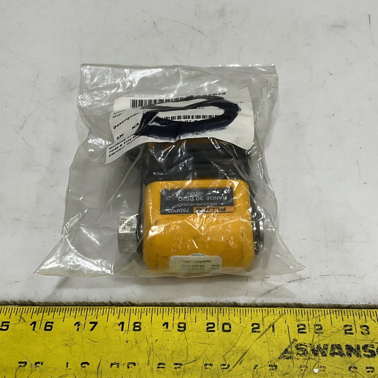 FLUKE 750P05 PRESSURE MODULE RANGE 30 PSIG 200 KPA 2 BAR S8M