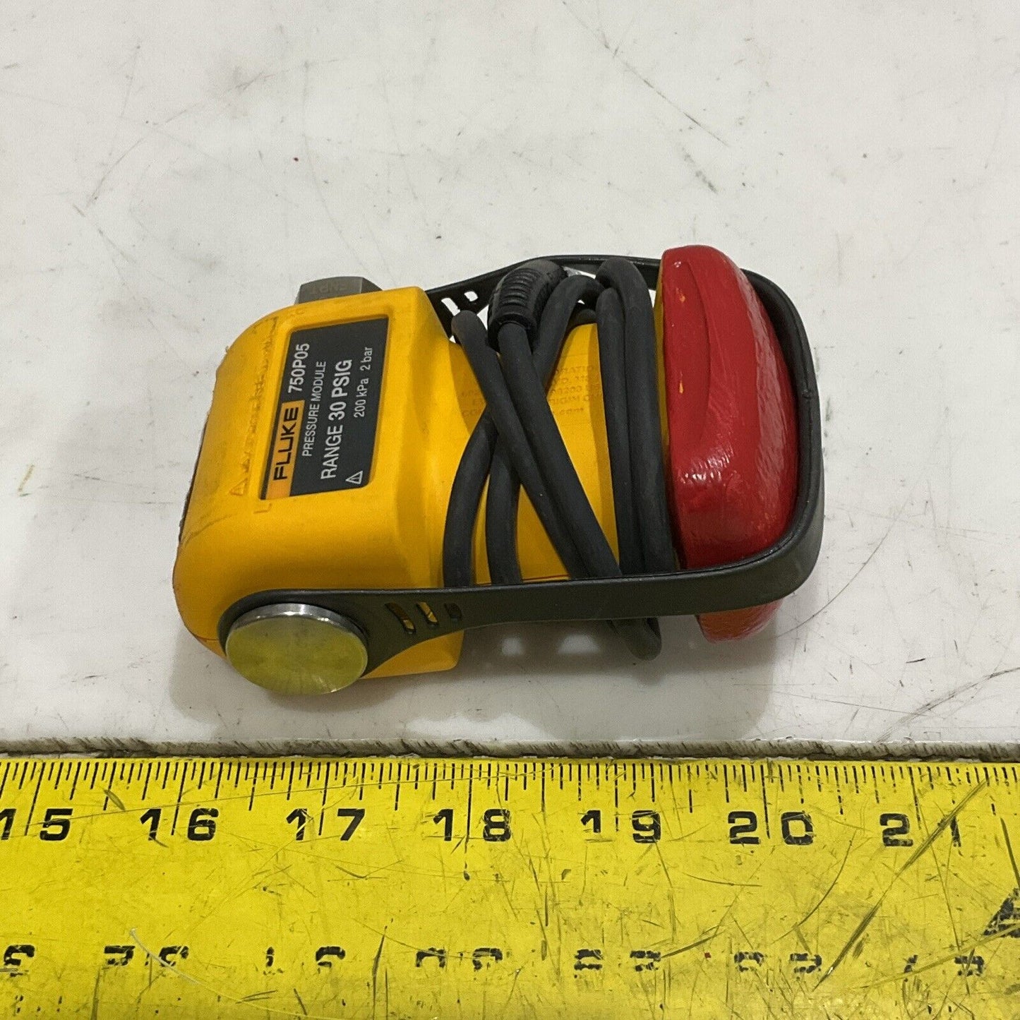 FLUKE 750P05 PRESSURE MODULE RANGE 30 PSIG 200 KPA 2 BAR S8M