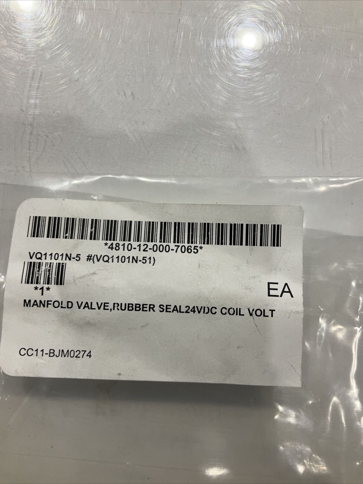 SMC VQ1101N-51 MANFOLD VALVE, RUBBER 24VDC LOT OF 4 U3S