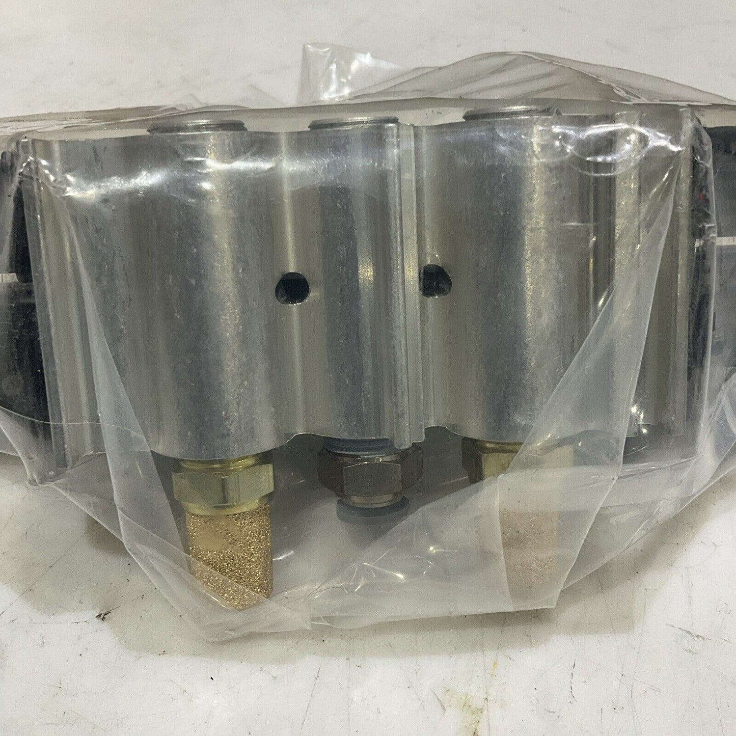 IMI NORGREN V61R511A-A213JA PNEUMATIC VALVE145 PSIG 14 F-122F U3S