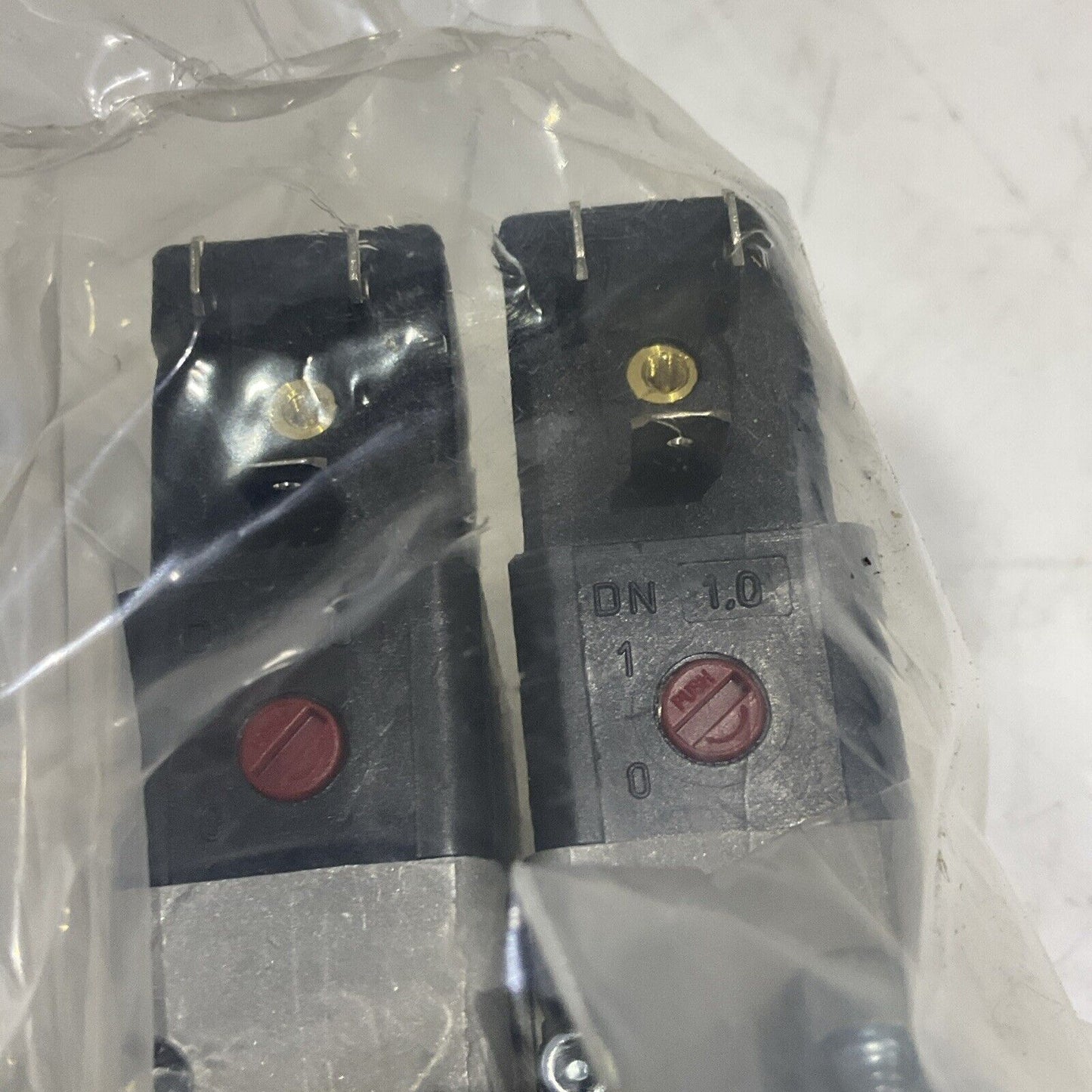 IMI NORGREN V61R511A-A213JA PNEUMATIC VALVE145 PSIG 14 F-122F U3S
