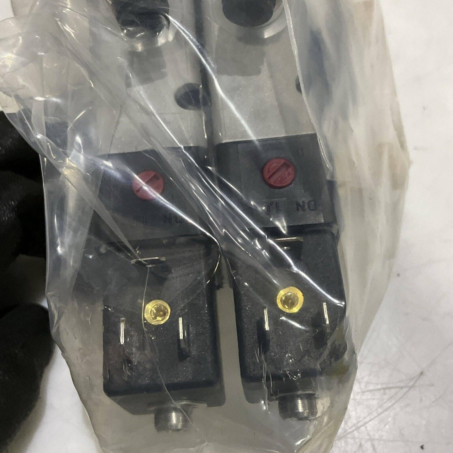IMI NORGREN V61R511A-A213JA PNEUMATIC VALVE145 PSIG 14 F-122F U3S