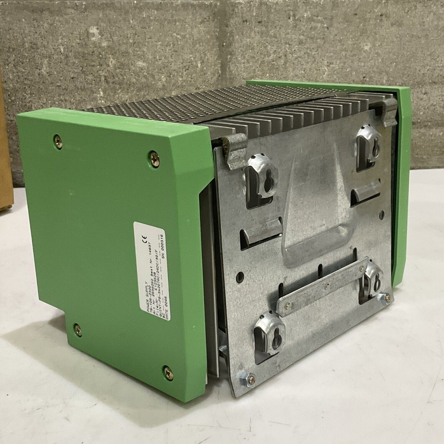 PHOENIX CONTACT QUINT 30 PS-3 X 207 AC /24DC/30/F POWER SUPPLY U3S
