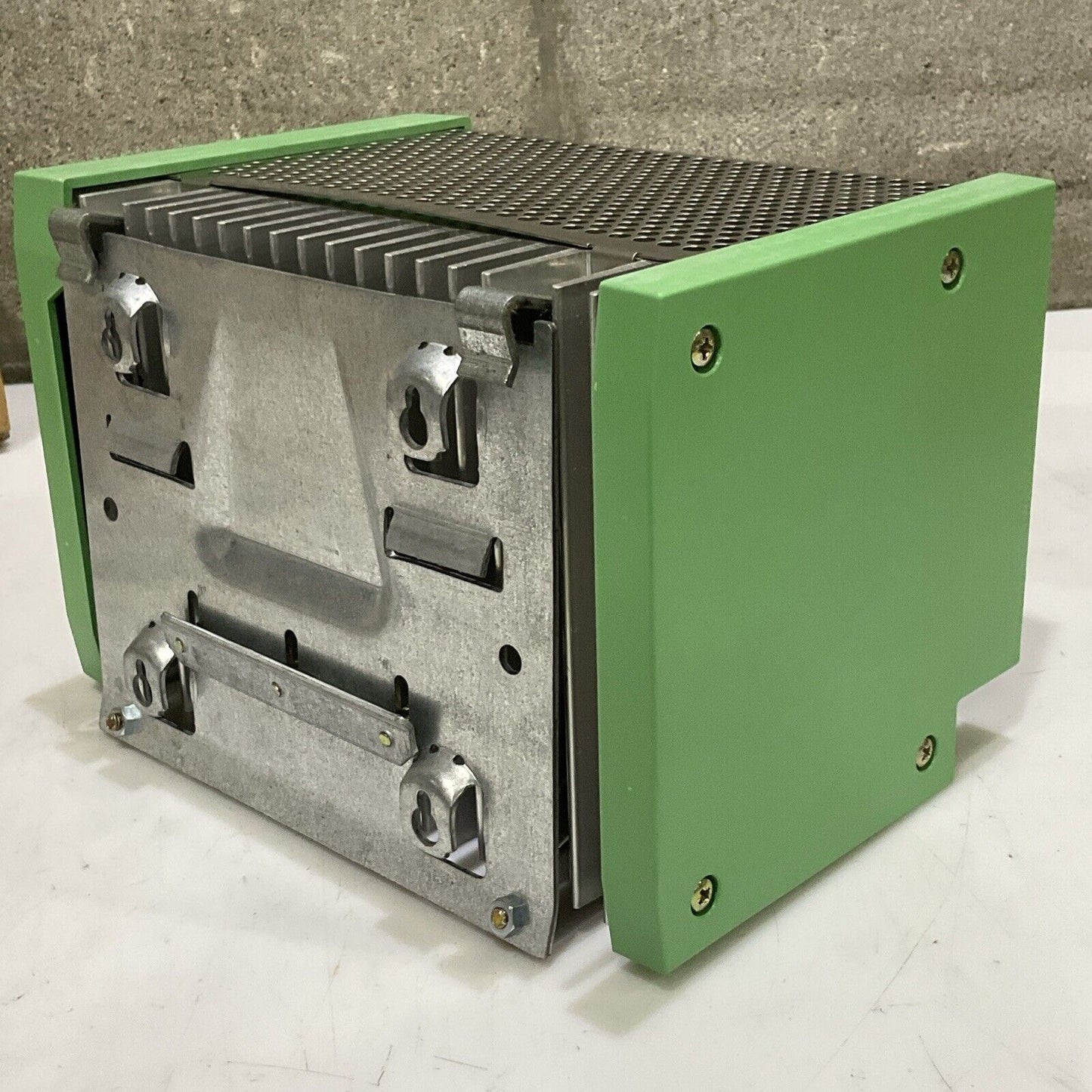 PHOENIX CONTACT QUINT 30 PS-3 X 207 AC /24DC/30/F POWER SUPPLY U3S