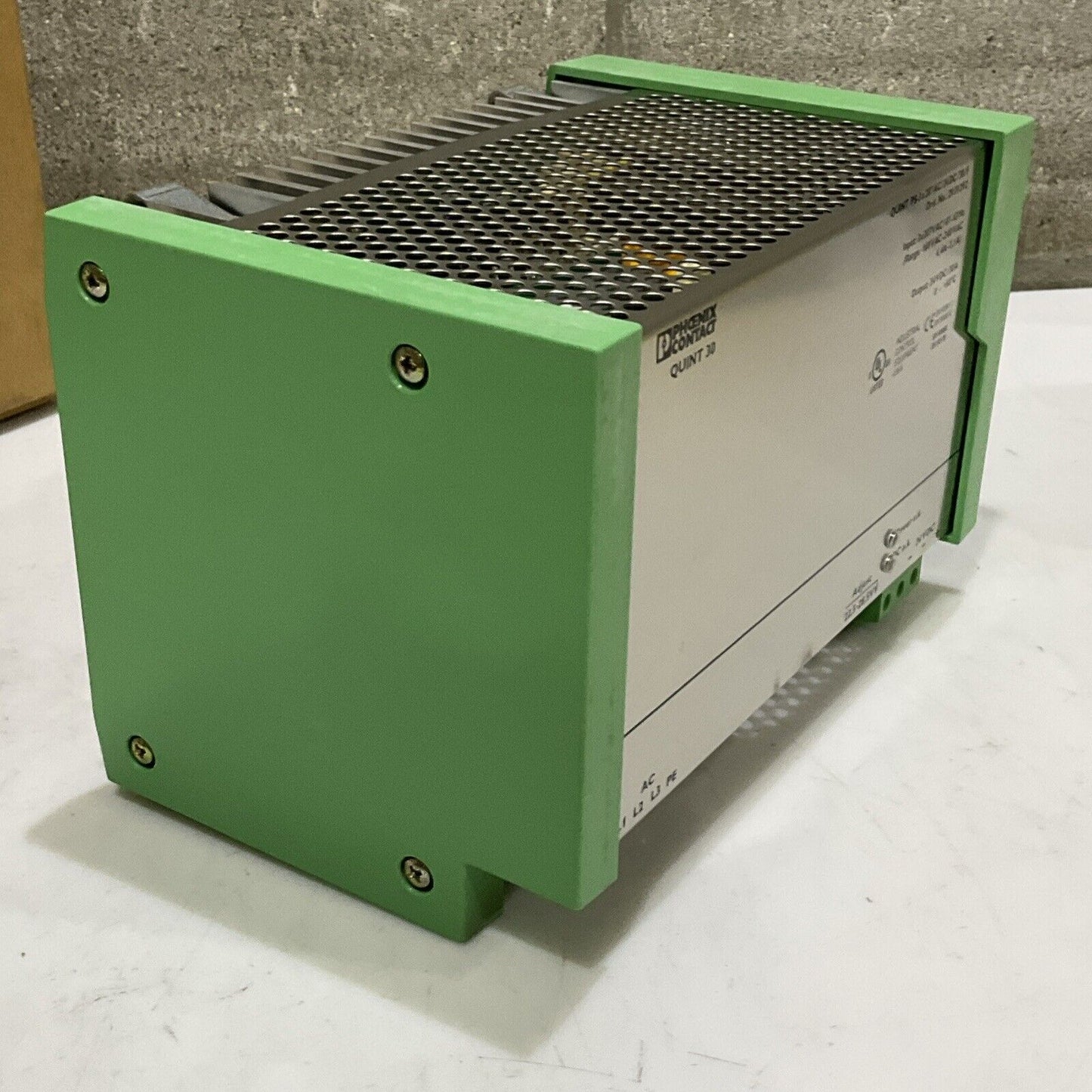 PHOENIX CONTACT QUINT 30 PS-3 X 207 AC /24DC/30/F POWER SUPPLY U3S