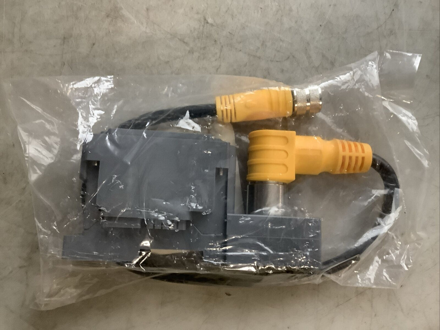 TURCK BL67-B-1M16-19-0.5M BASE MODULE CABLE ASSEMBLY U3S