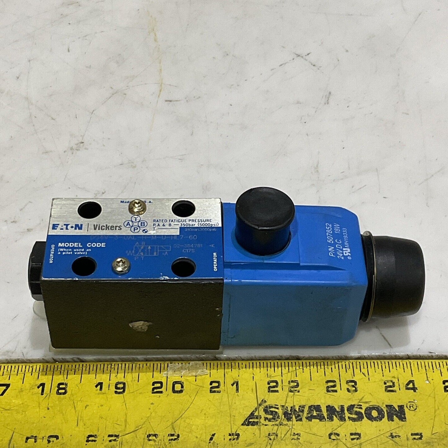 EATON VICKERS DG4V-3-0AL-H-M-U-HL7-60 SOLENOID CONTROL VALVE U4M