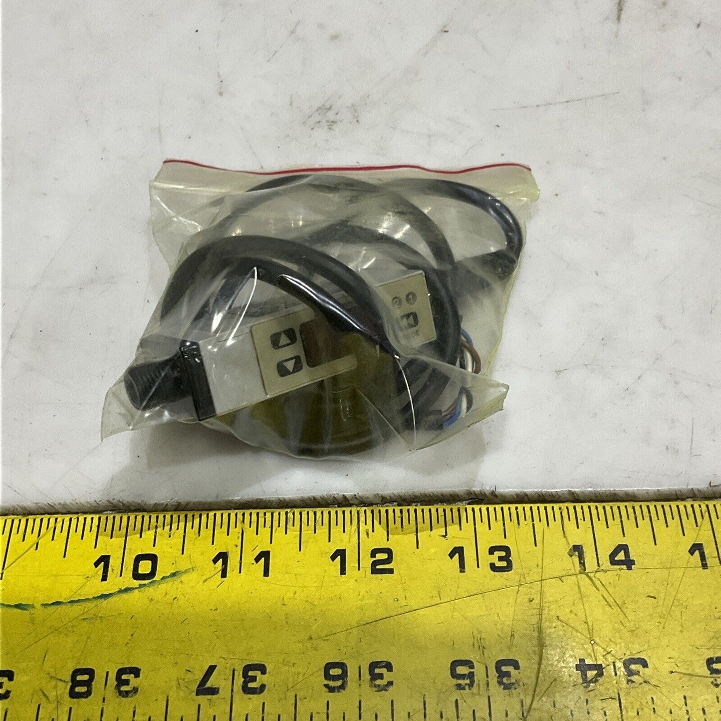 PARKER MPS-V2N-PC CONVUM PRESSURE SWITCH 3008 8801 10.8-30V U4M